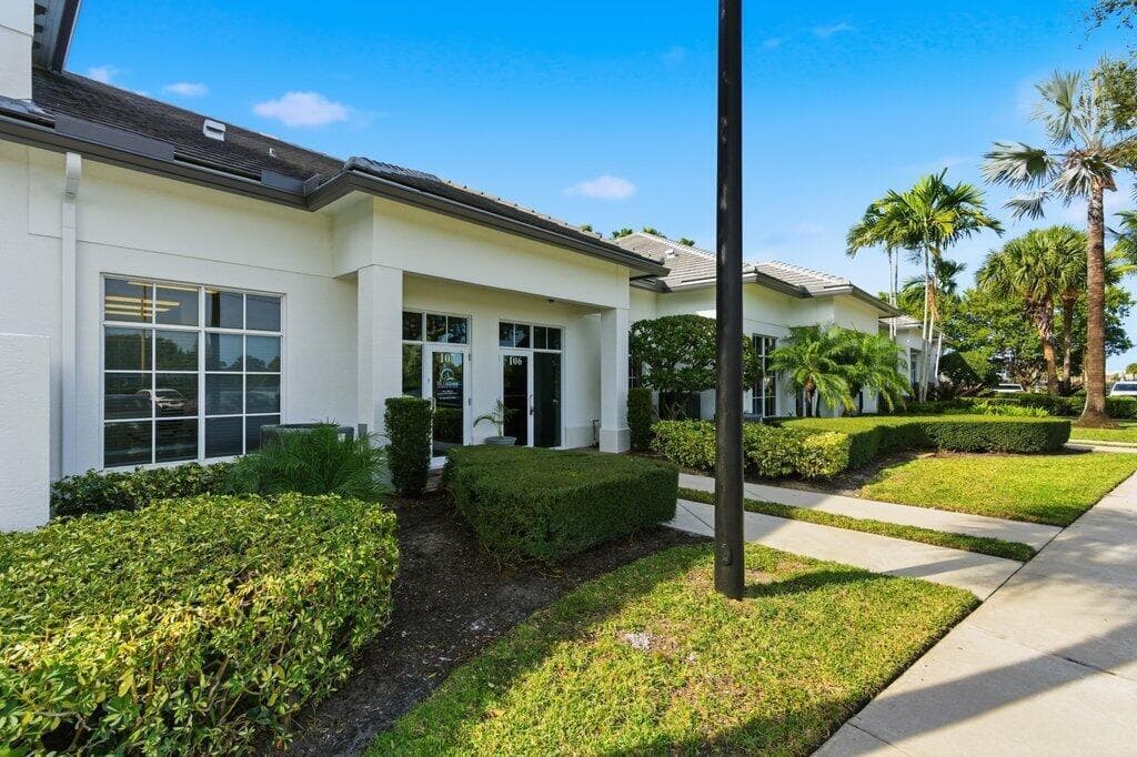 3307 Northlake Boulevard 107, Palm Beach Gardens, FL 33403 — photo 19 of 40