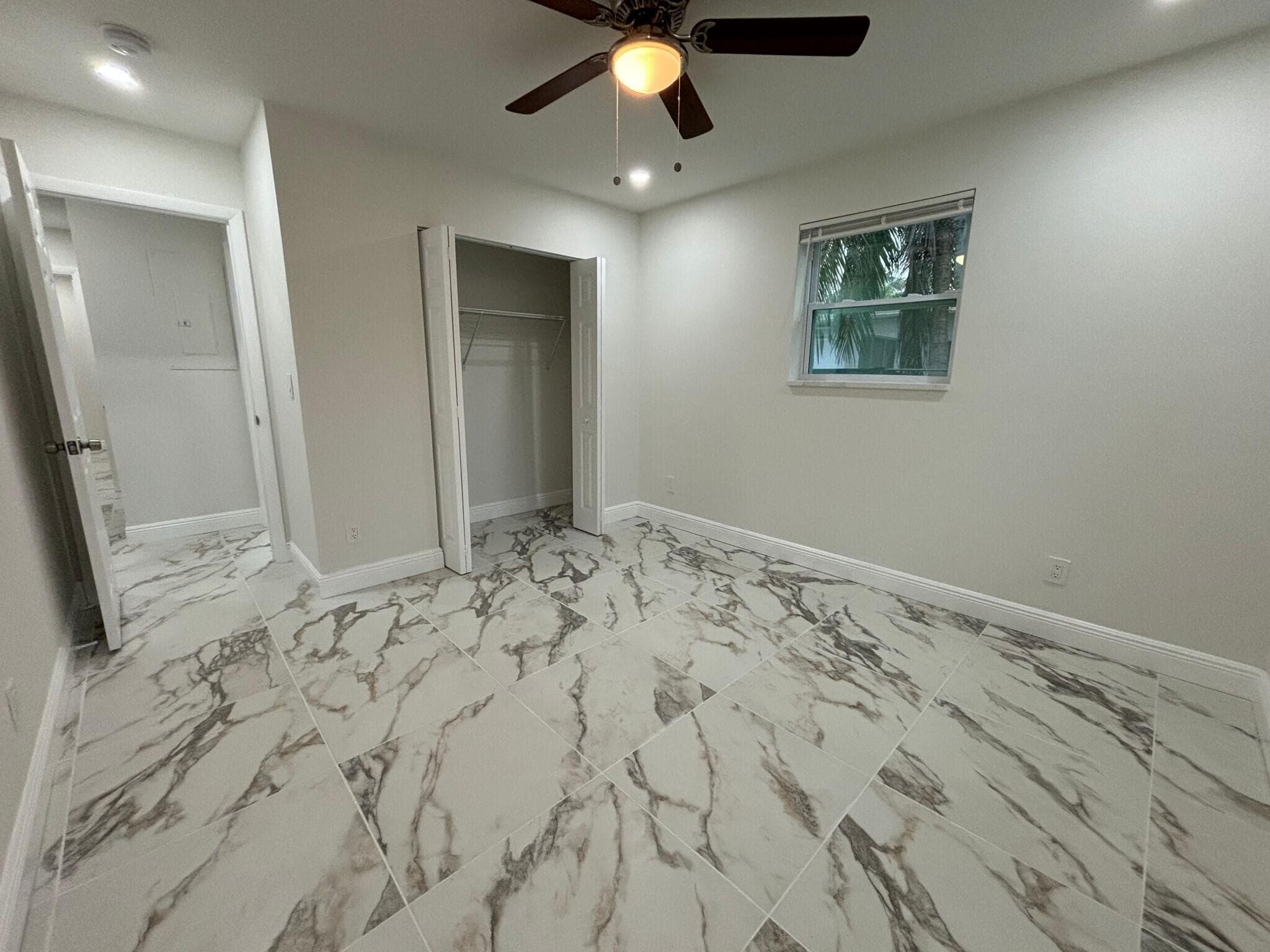 800 SW 7th Street, Hallandale Beach, FL 33009 — photo 8 of 9