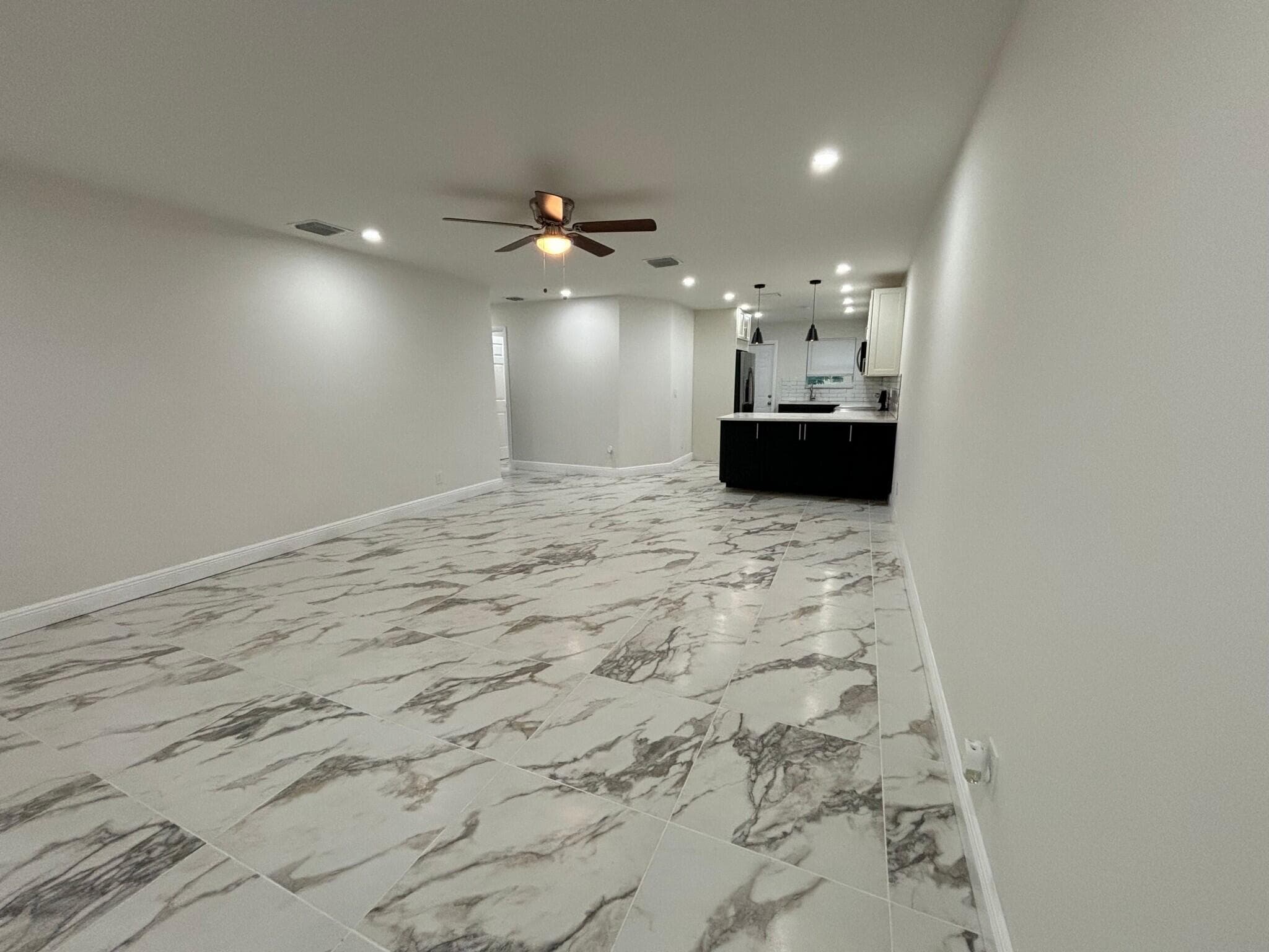 800 SW 7th Street, Hallandale Beach, FL 33009 — photo 6 of 9