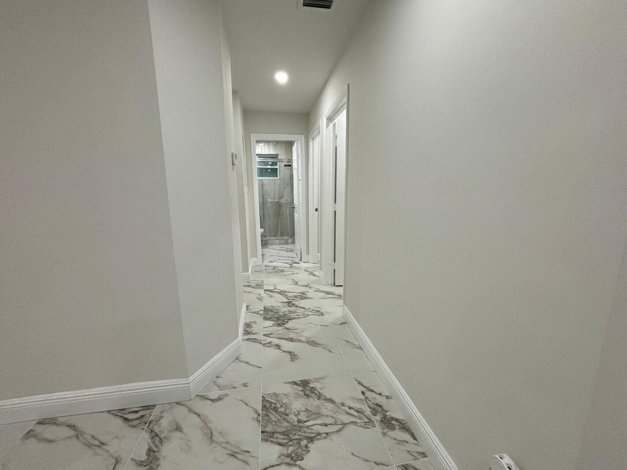 800 SW 7th Street, Hallandale Beach, FL 33009 — photo 7 of 9