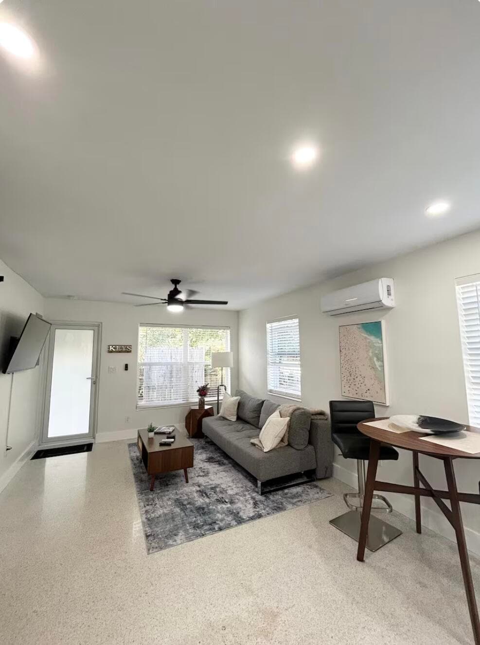 1516 N Dixie Highway 1-2, Fort Lauderdale, FL 33304 — photo 1 of 78