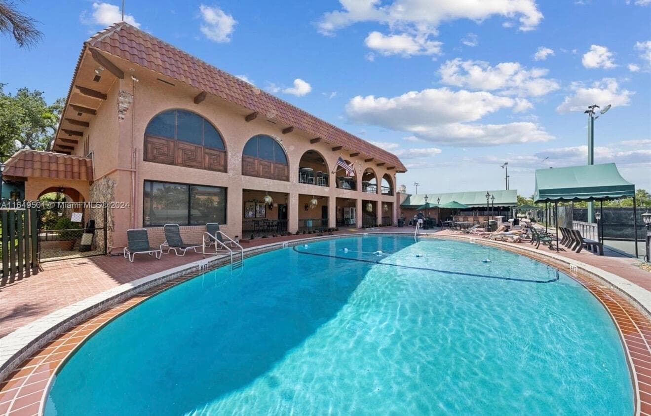 630 Tennis Club Drive 206, Fort Lauderdale, FL 33311 — photo 12 of 15