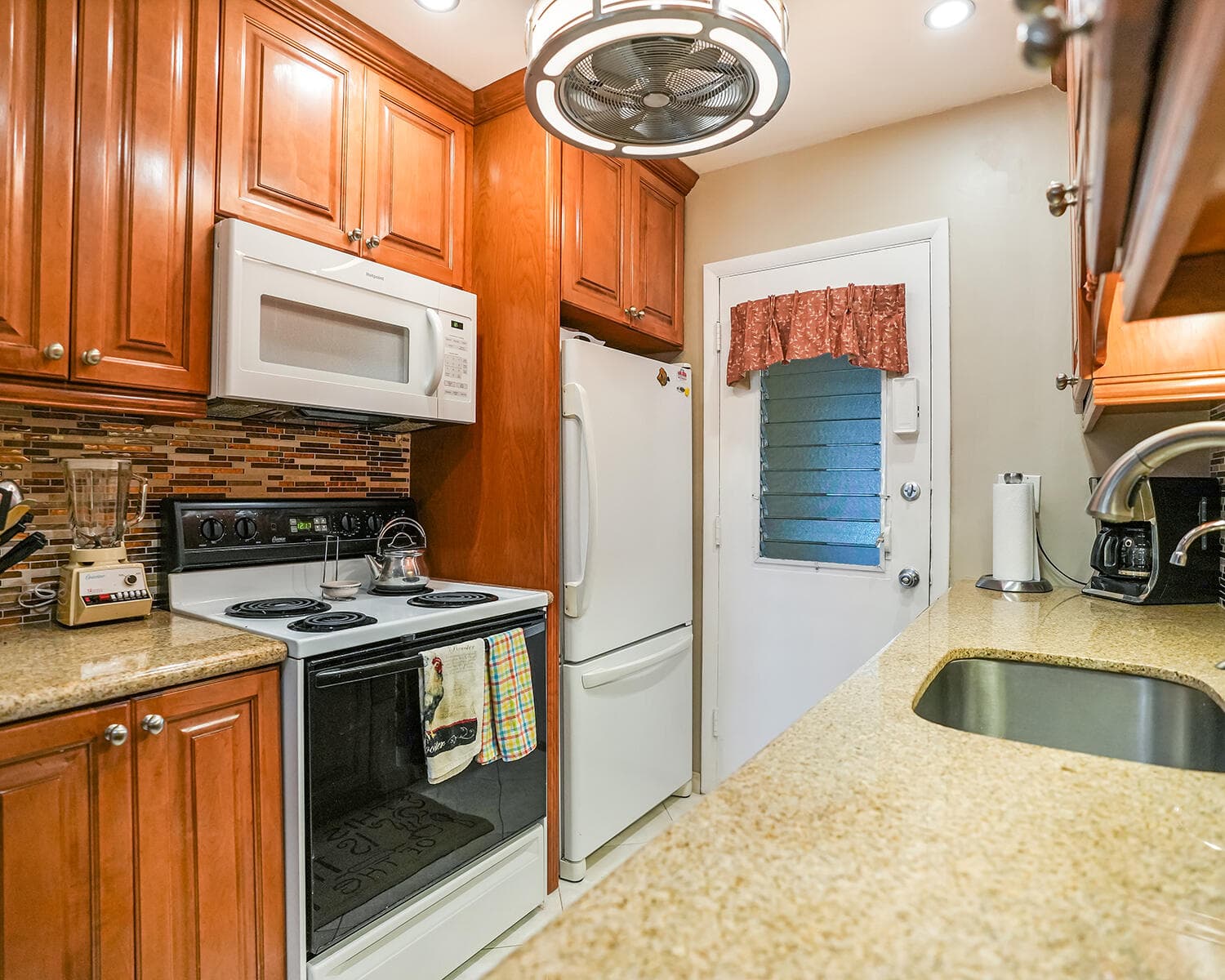 16801 NE 13th Avenue 308, Miami, FL 33162 — photo 2 of 18