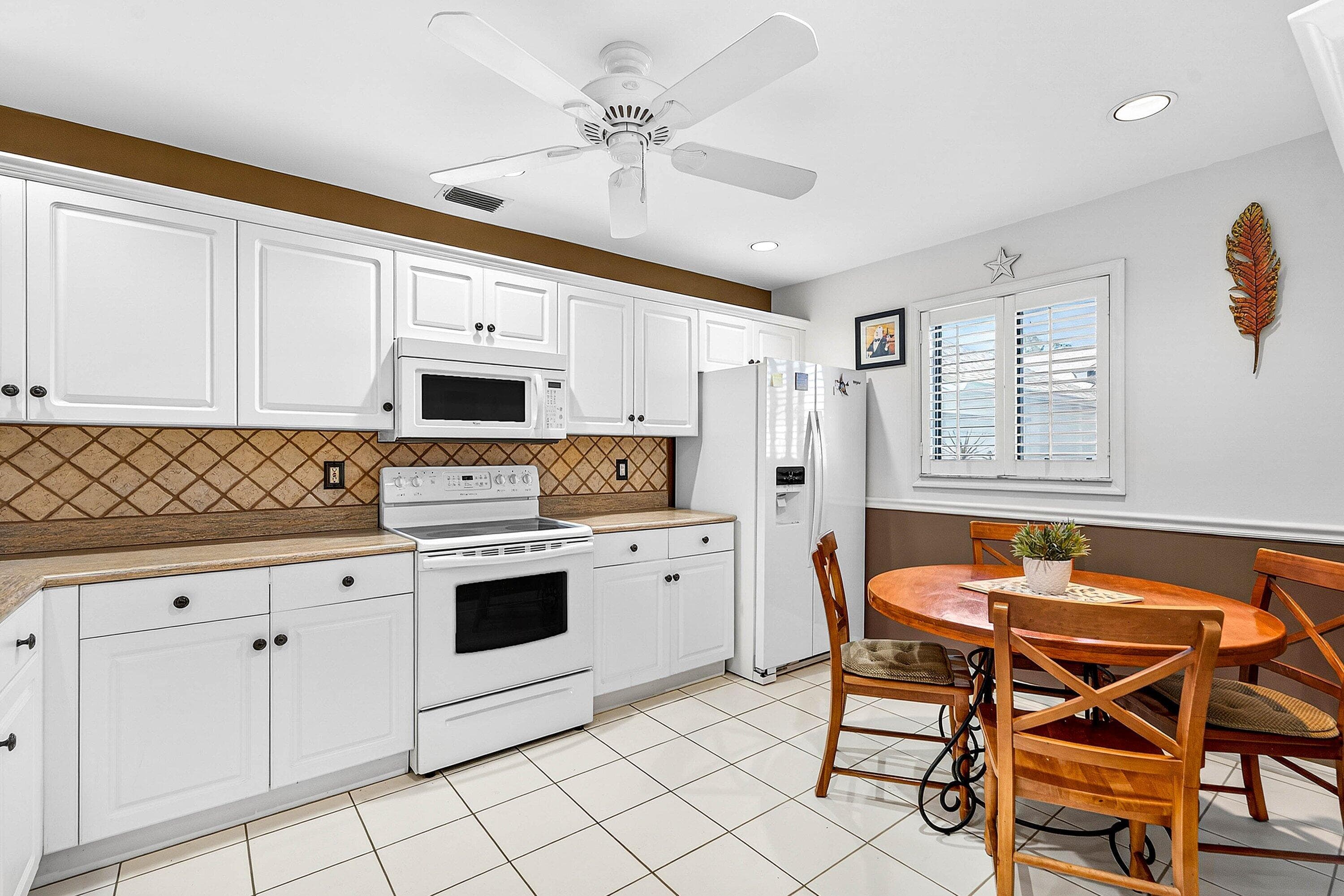 6163 SE Georgetown Place, Hobe Sound, FL 33455 — photo 11 of 59
