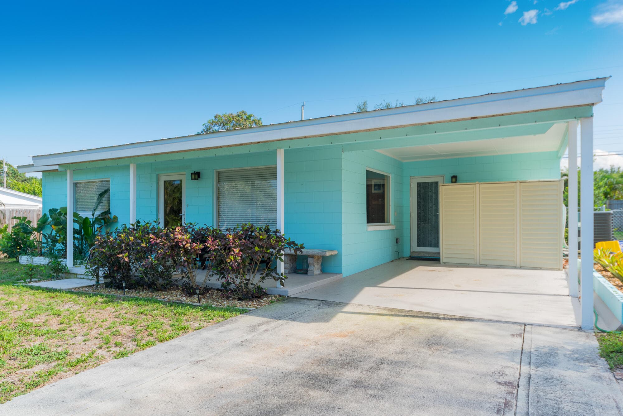 2574 NE Roberta Street, Jensen Beach, FL 34957 — photo