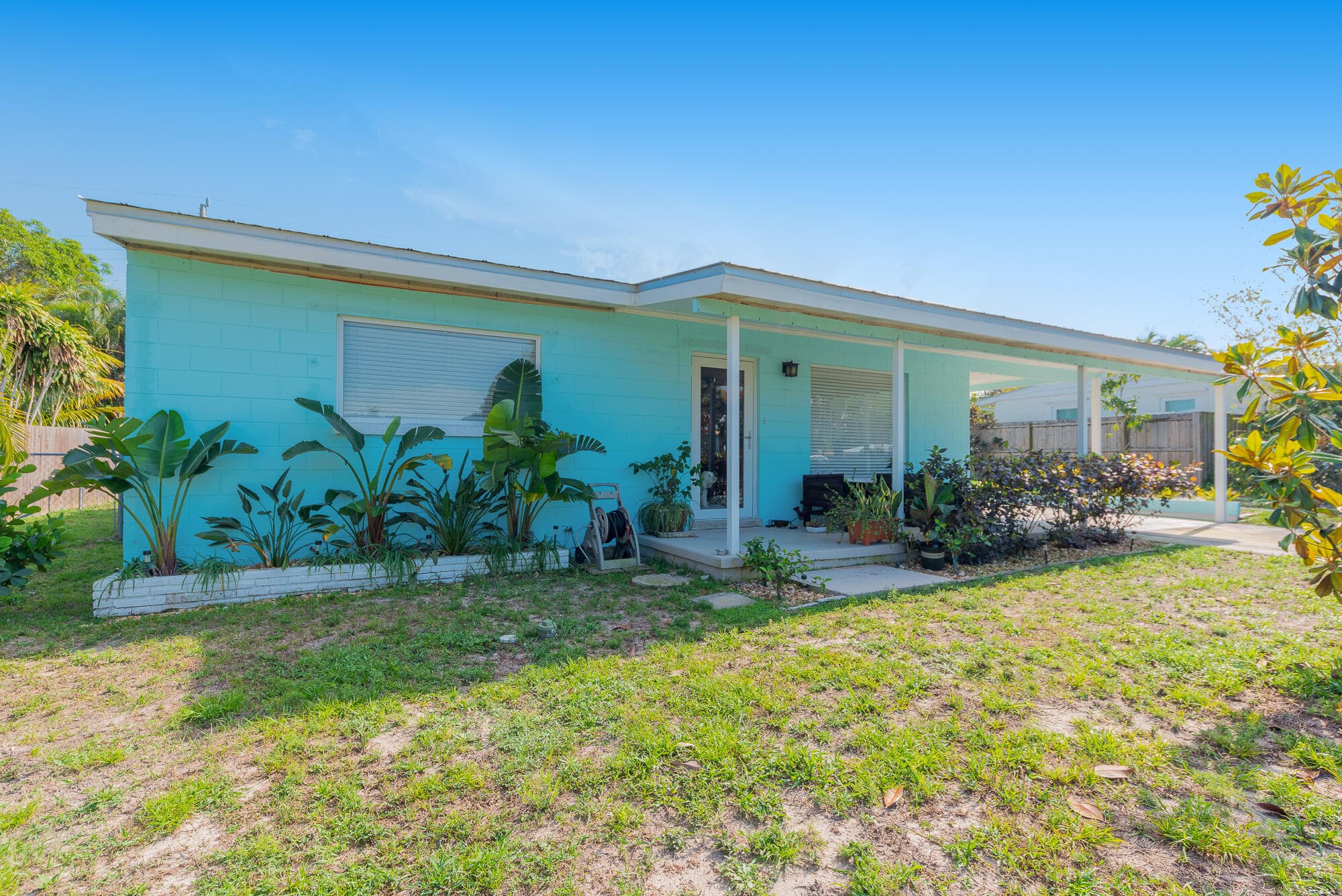 2574 NE Roberta Street, Jensen Beach, FL 34957 — photo 10 of 25