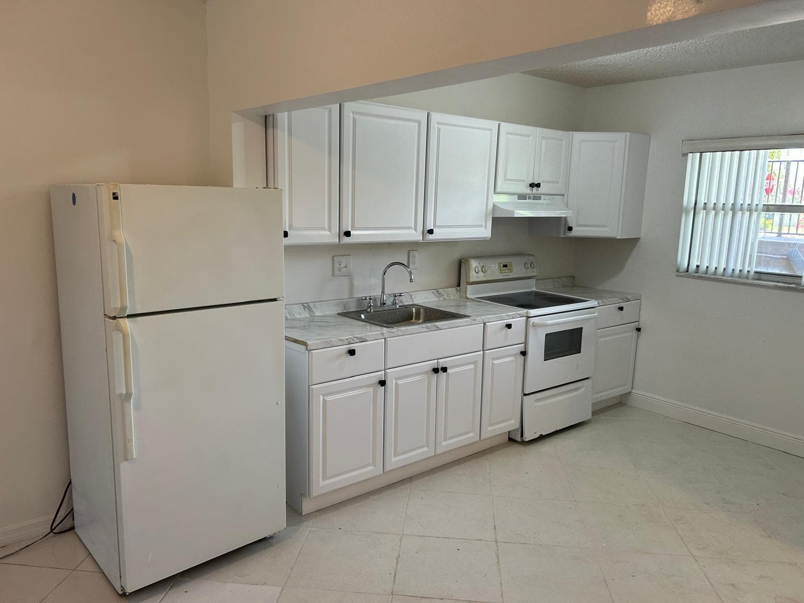 3900 NW 76th Avenue 107, Sunrise, FL 33351 — photo 4 of 14