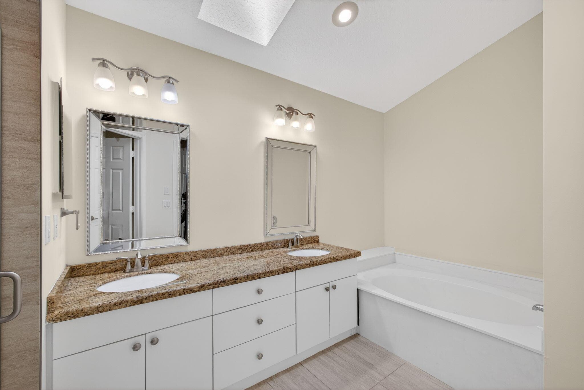 283 Canterbury Drive W, Palm Beach Gardens, FL 33418 — photo 35 of 105