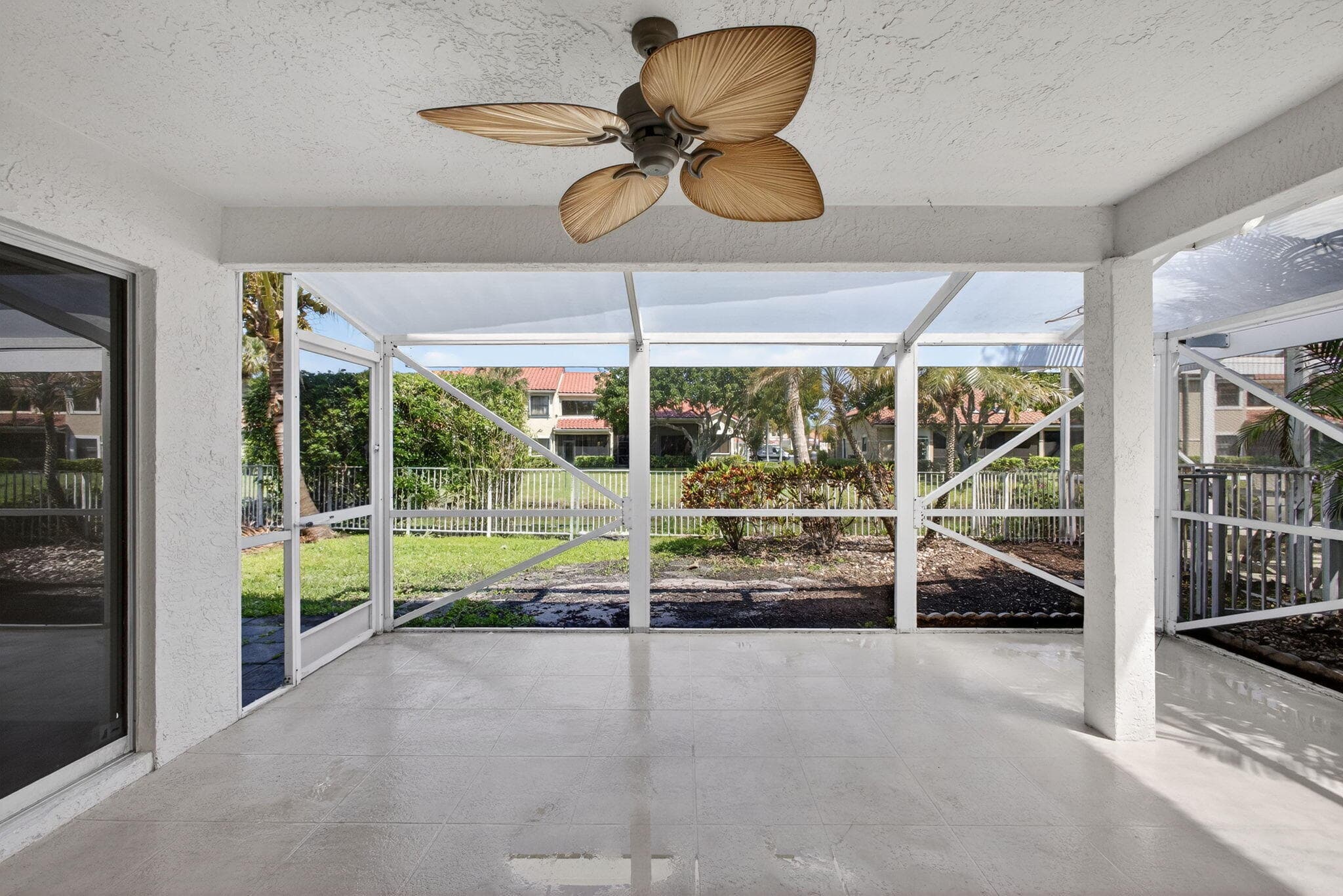 283 Canterbury Drive W, Palm Beach Gardens, FL 33418 — photo 44 of 105