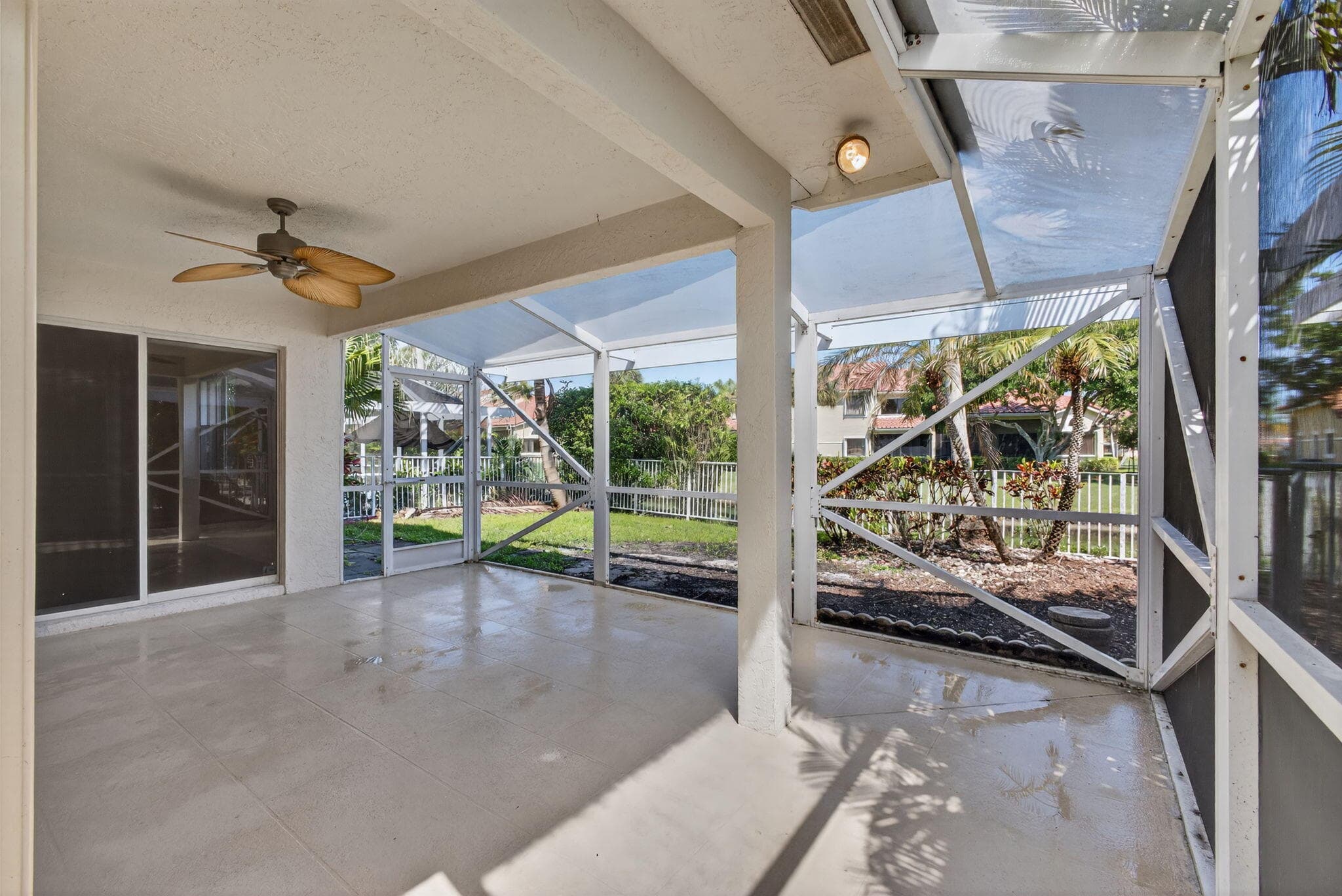 283 Canterbury Drive W, Palm Beach Gardens, FL 33418 — photo 47 of 105