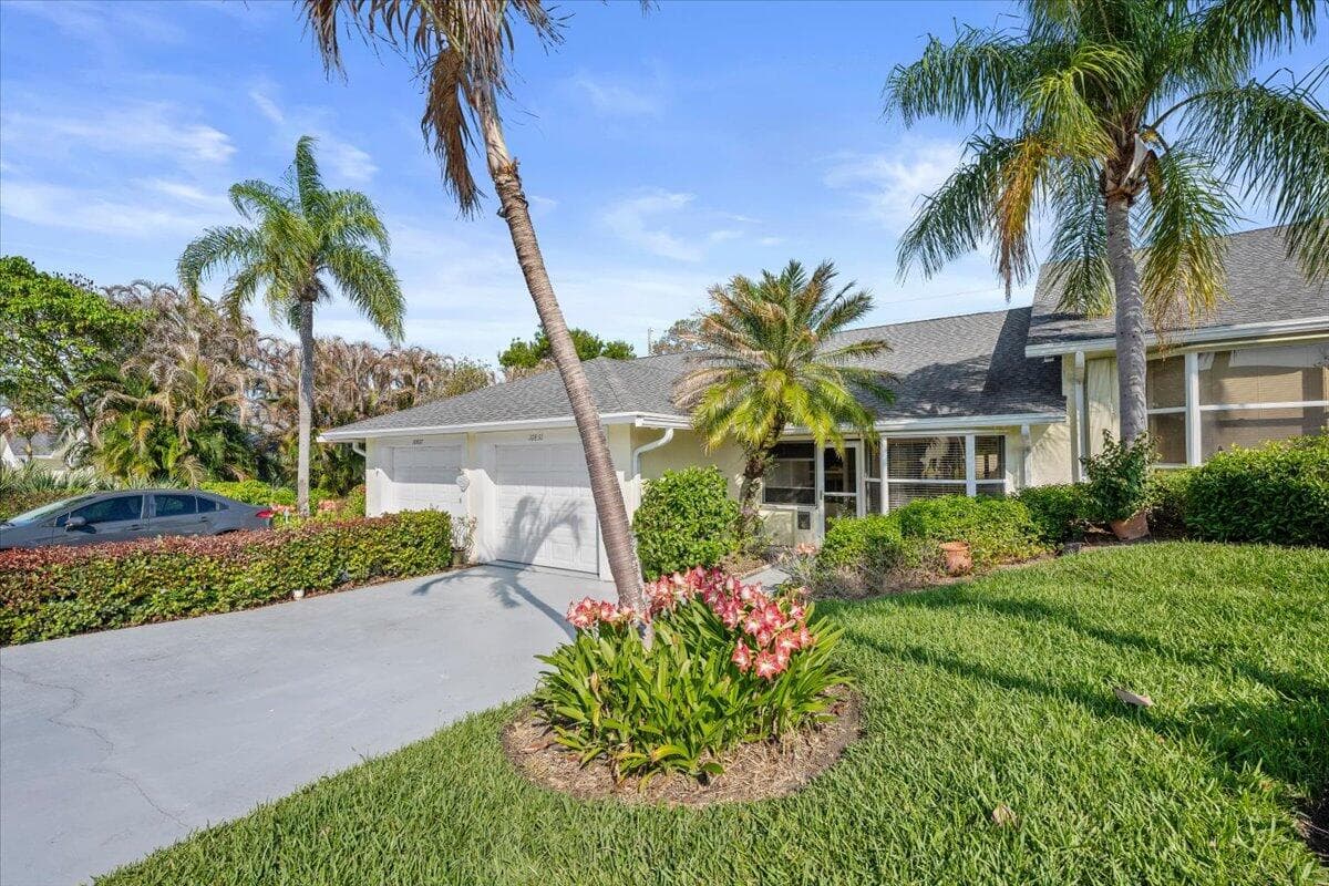 10831 SE Sea Pines Circle, Hobe Sound, FL 33455 — photo 3 of 35