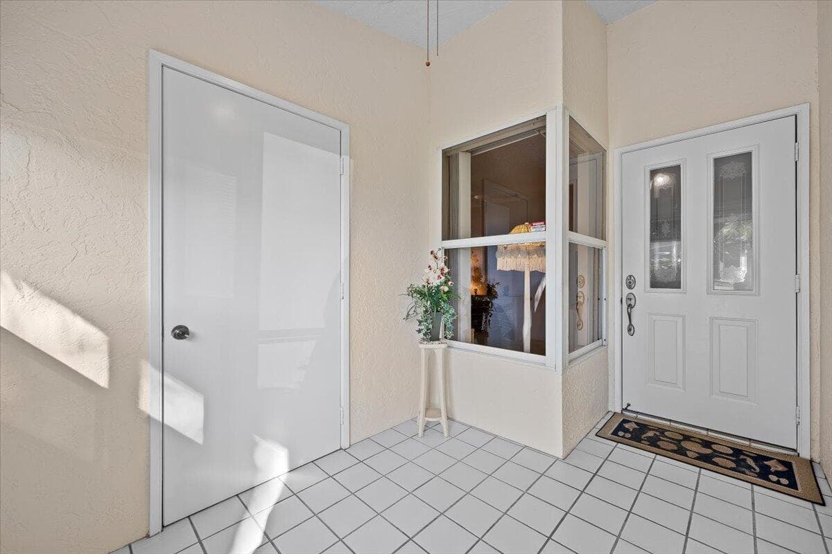 10831 SE Sea Pines Circle, Hobe Sound, FL 33455 — photo 4 of 35