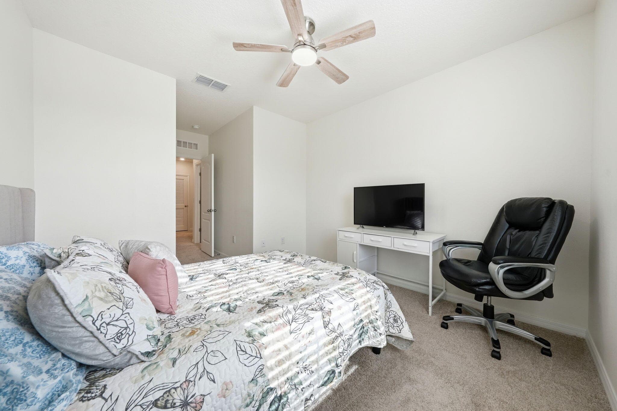 986 Lido Drive, FL 34737 — photo 7 of 15