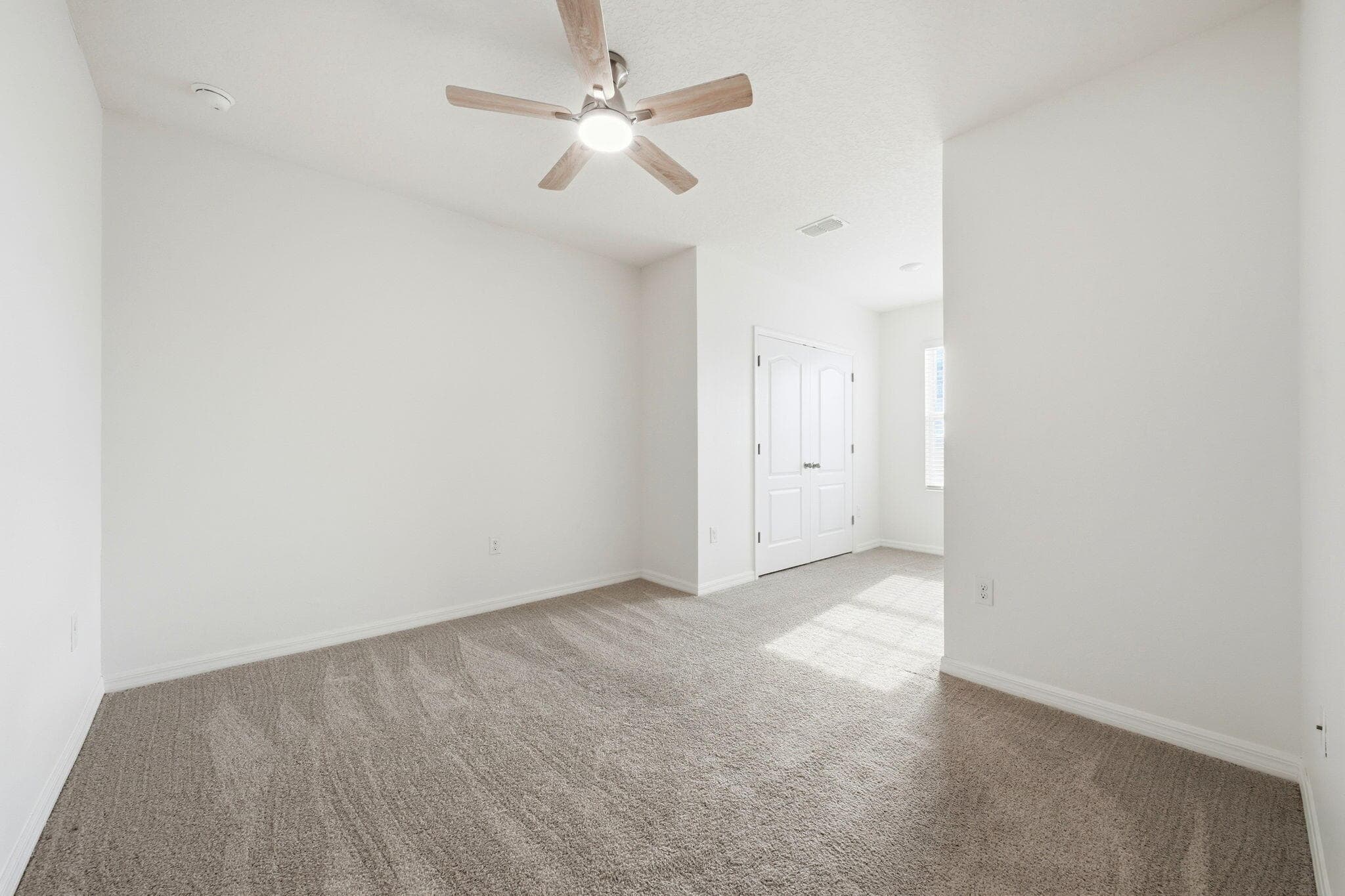 986 Lido Drive, FL 34737 — photo 9 of 15