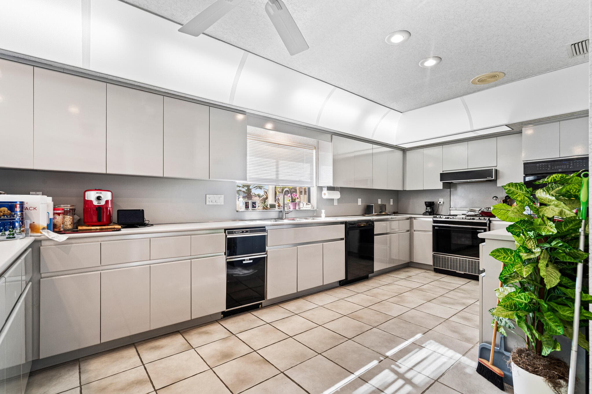 22589 Esplanada Drive, Boca Raton, FL 33433 — photo 4 of 41