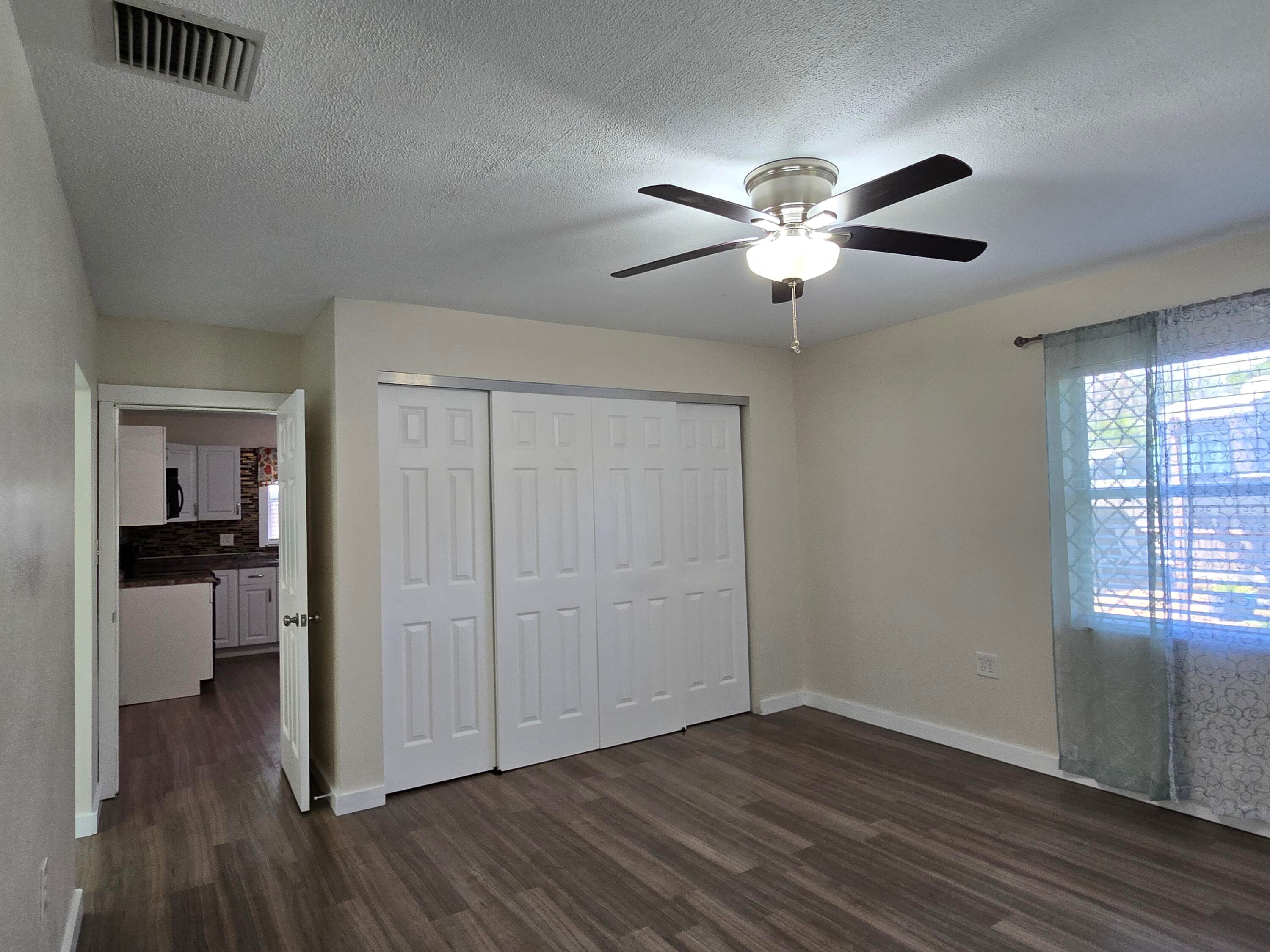 330 Barraclough Street, Fort Pierce, FL 34982 — photo 10 of 25