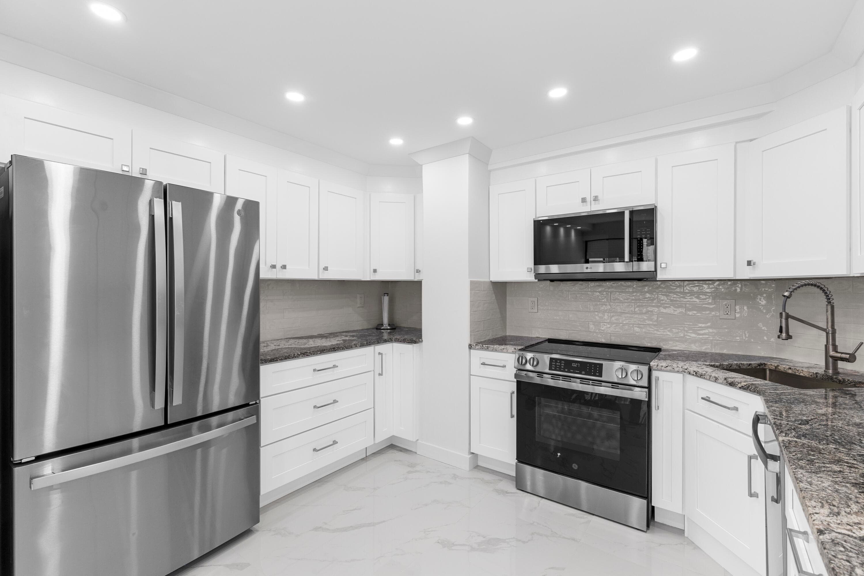 3800 Galt Ocean Drive 808, Fort Lauderdale, FL 33308 — photo 7 of 27