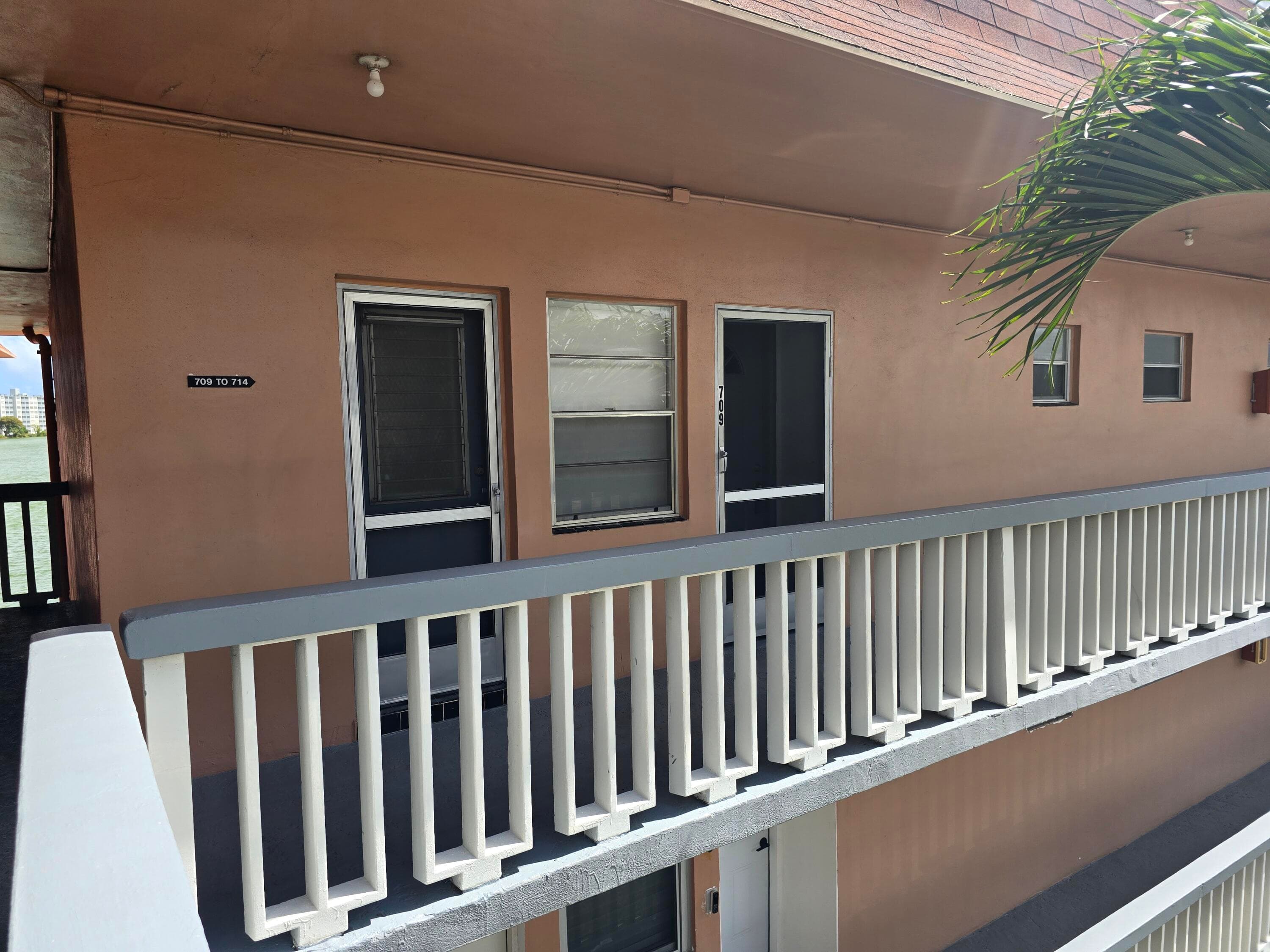 18555 NE 14th Avenue 709, Miami, FL 33179 — photo 33 of 48
