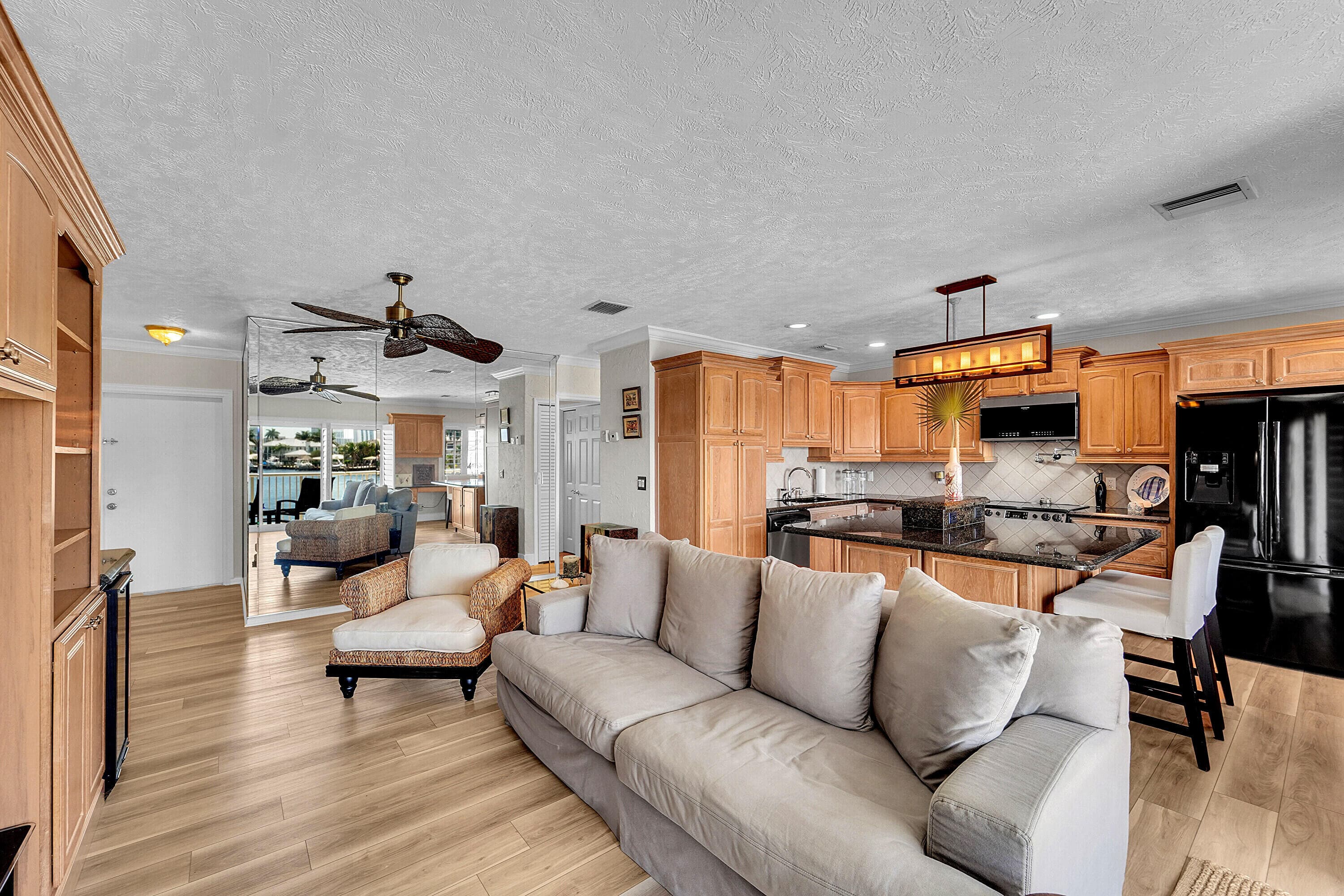 1201 S Riverside Drive 201, Pompano Beach, FL 33062 — photo 6 of 34
