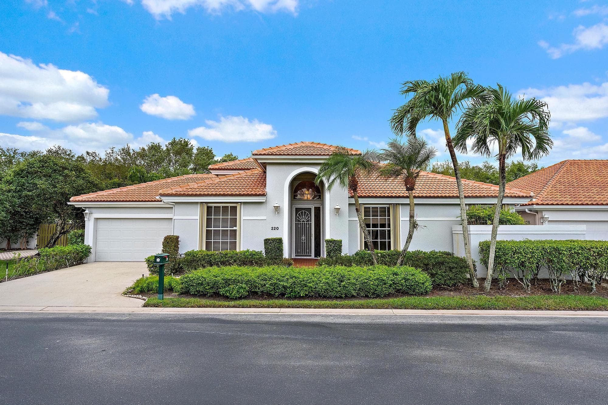 220 Eagleton Estates Boulevard, Palm Beach Gardens, FL 33418 — photo 4 of 36