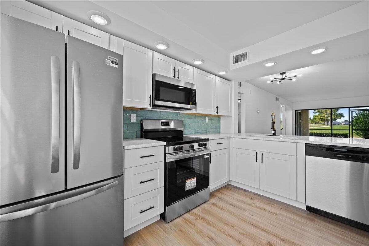13369 Touchstone Place 101, Palm Beach Gardens, FL 33418 — photo 2 of 21