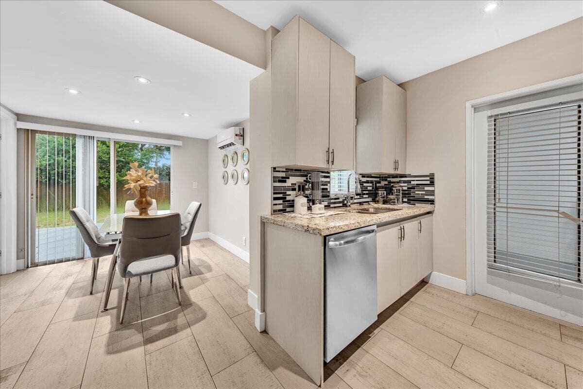 1835 Park Lane, Fort Lauderdale, FL 33315 — photo 11 of 68