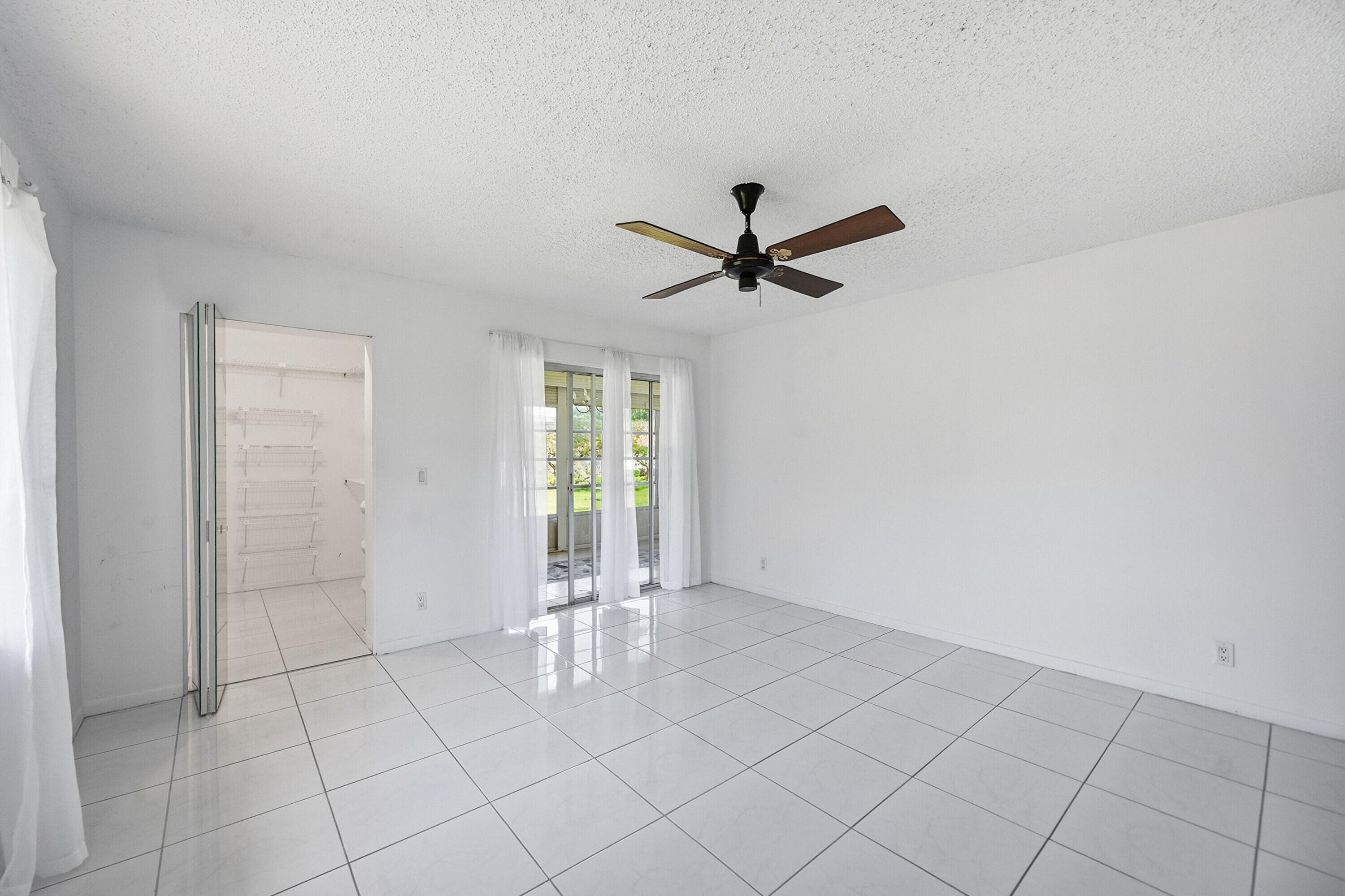 6525 S Oriole Boulevard, Delray Beach, FL 33446 — photo 18 of 29