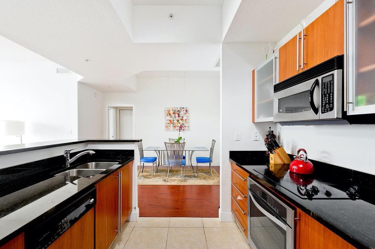 1551 N Flagler Dr Drive Uph 2, West Palm Beach, FL 33401 — photo 4 of 15