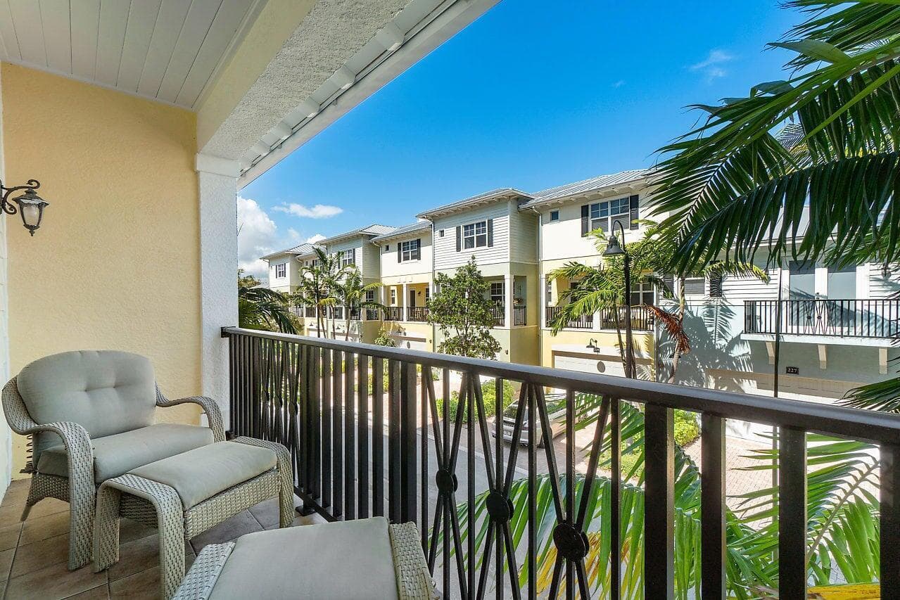 226 N Latitude Circle 207, Delray Beach, FL 33483 — photo 13 of 17