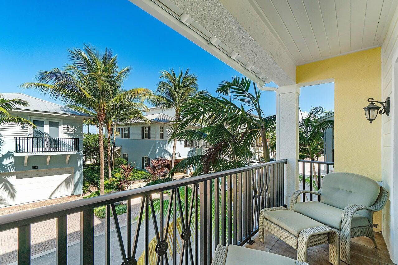 226 N Latitude Circle 207, Delray Beach, FL 33483 — photo 14 of 17