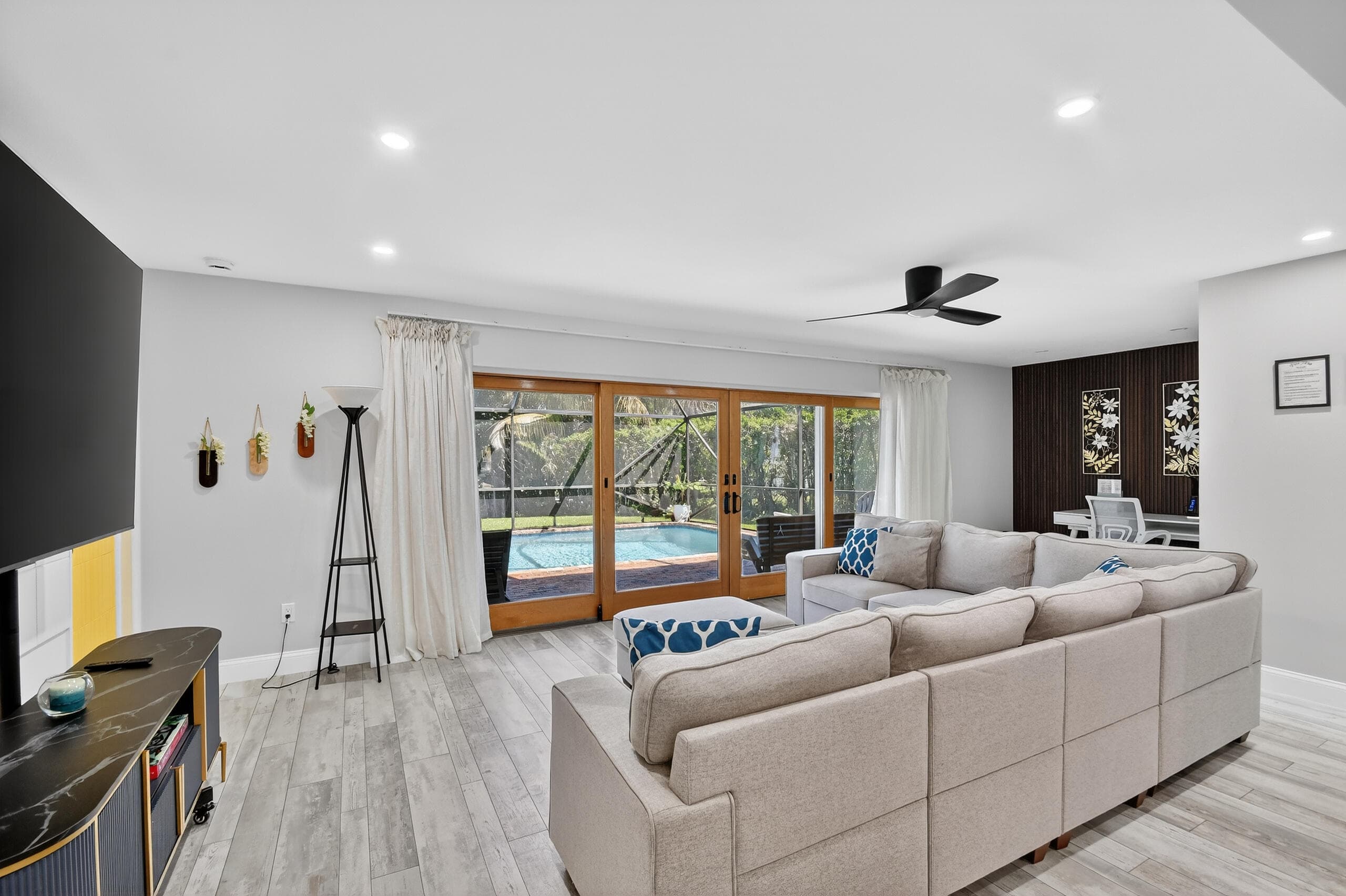 8416 Pine Tree Lane, West Palm Beach, FL 33406 — photo 19 of 54