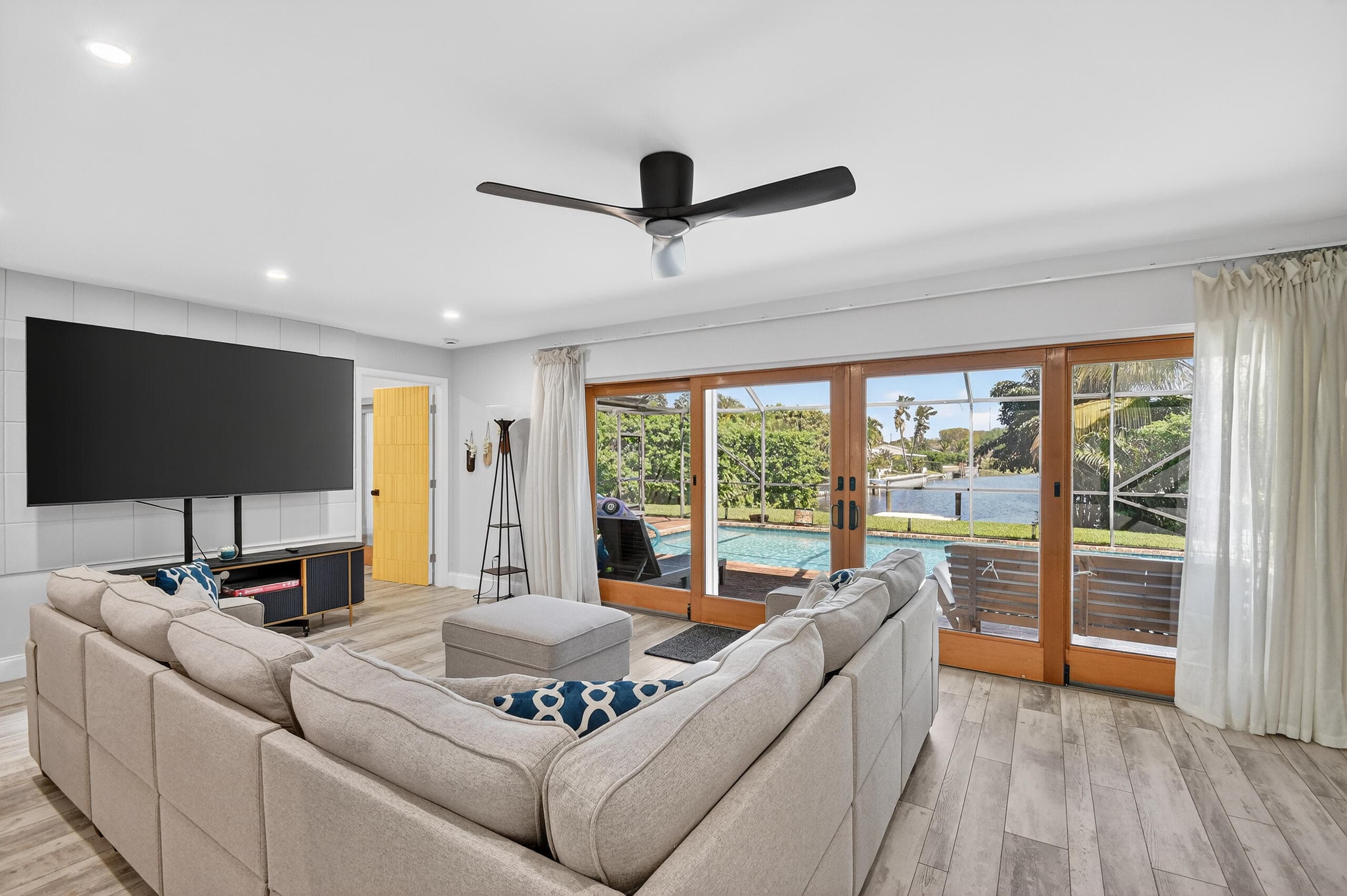 8416 Pine Tree Lane, West Palm Beach, FL 33406 — photo 13 of 54