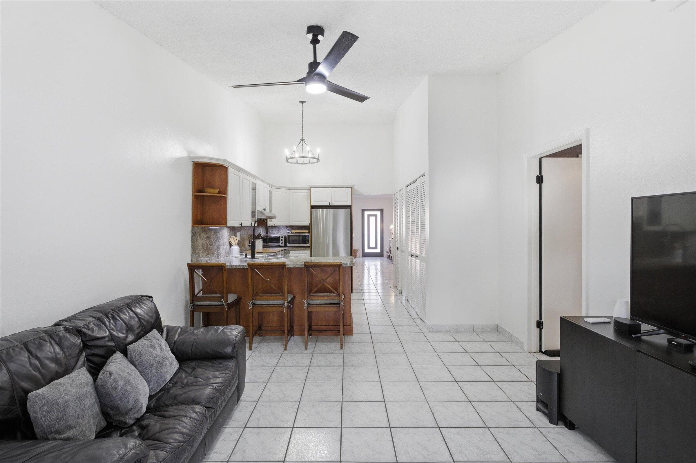 5465 W 27th Lane, Hialeah, FL 33016 — photo 10 of 28