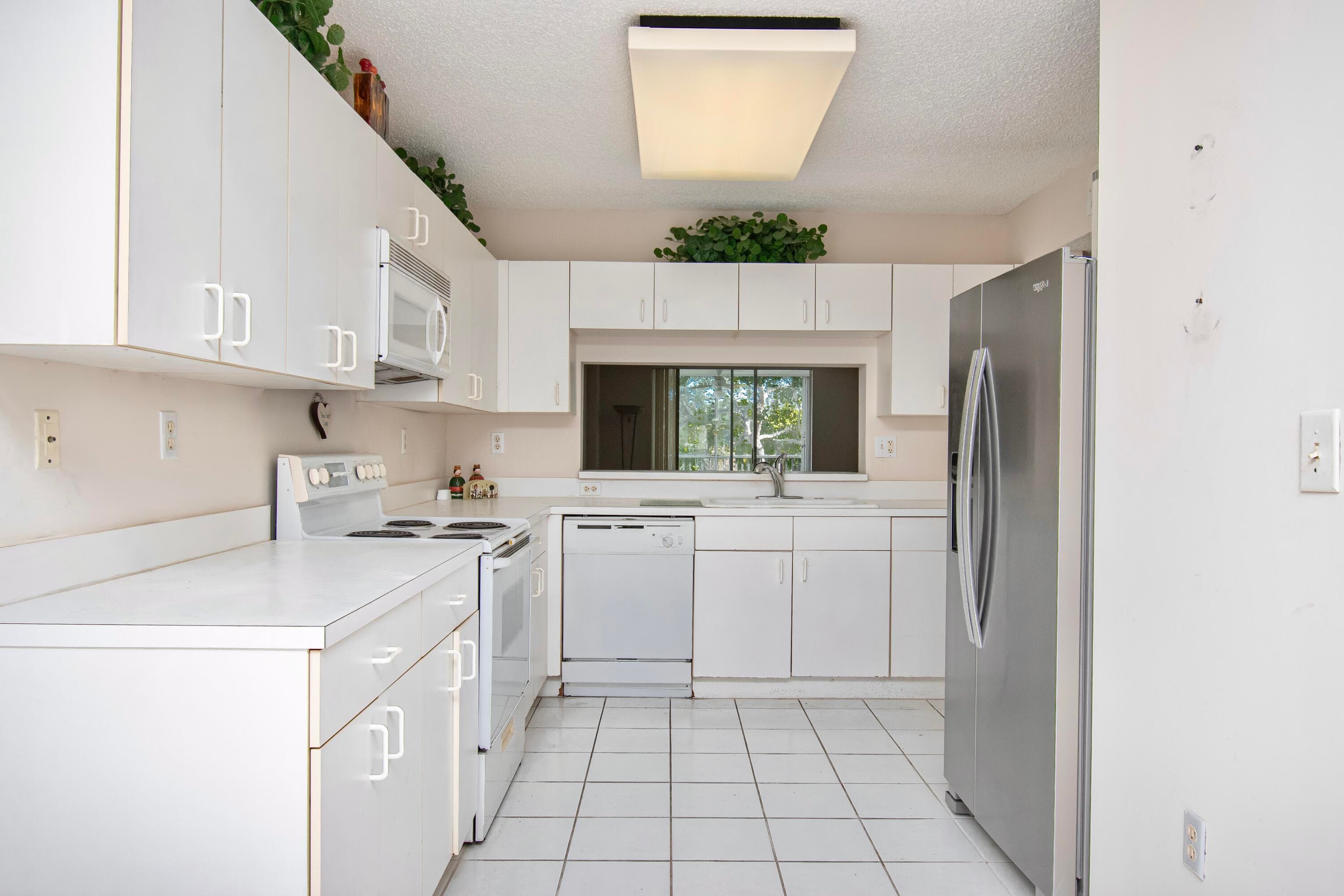 4734 Lucerne Lakes Boulevard E 301, Lake Worth, FL 33467 — photo 7 of 34