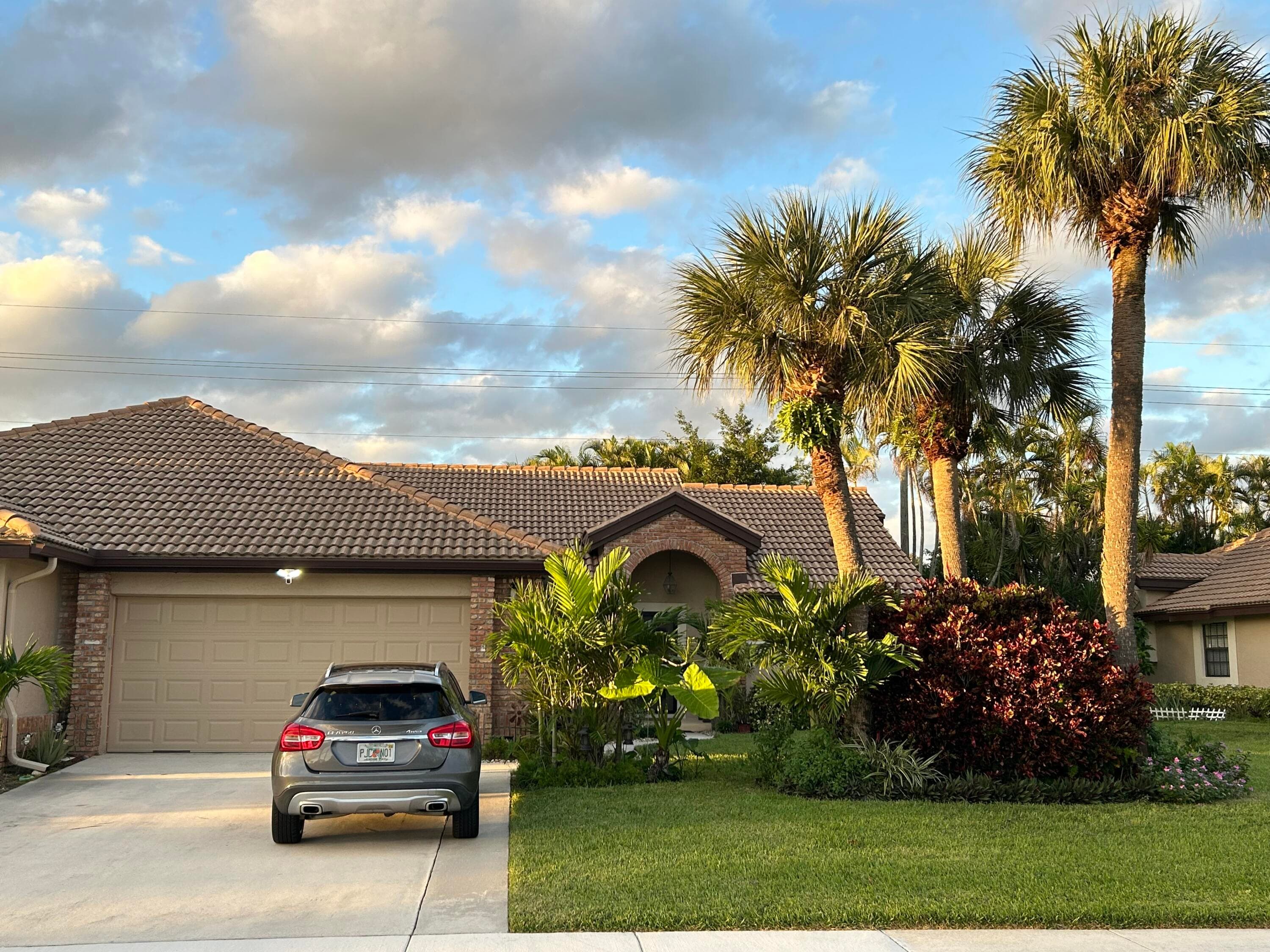 7207 Le Chalet Boulevard, Boynton Beach, FL 33472 — photo 1 of 31