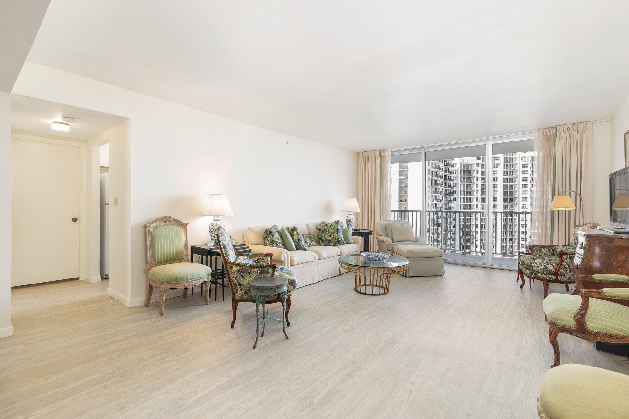 1801 S Flagler Drive 1105, West Palm Beach, FL 33401 — photo 2 of 28