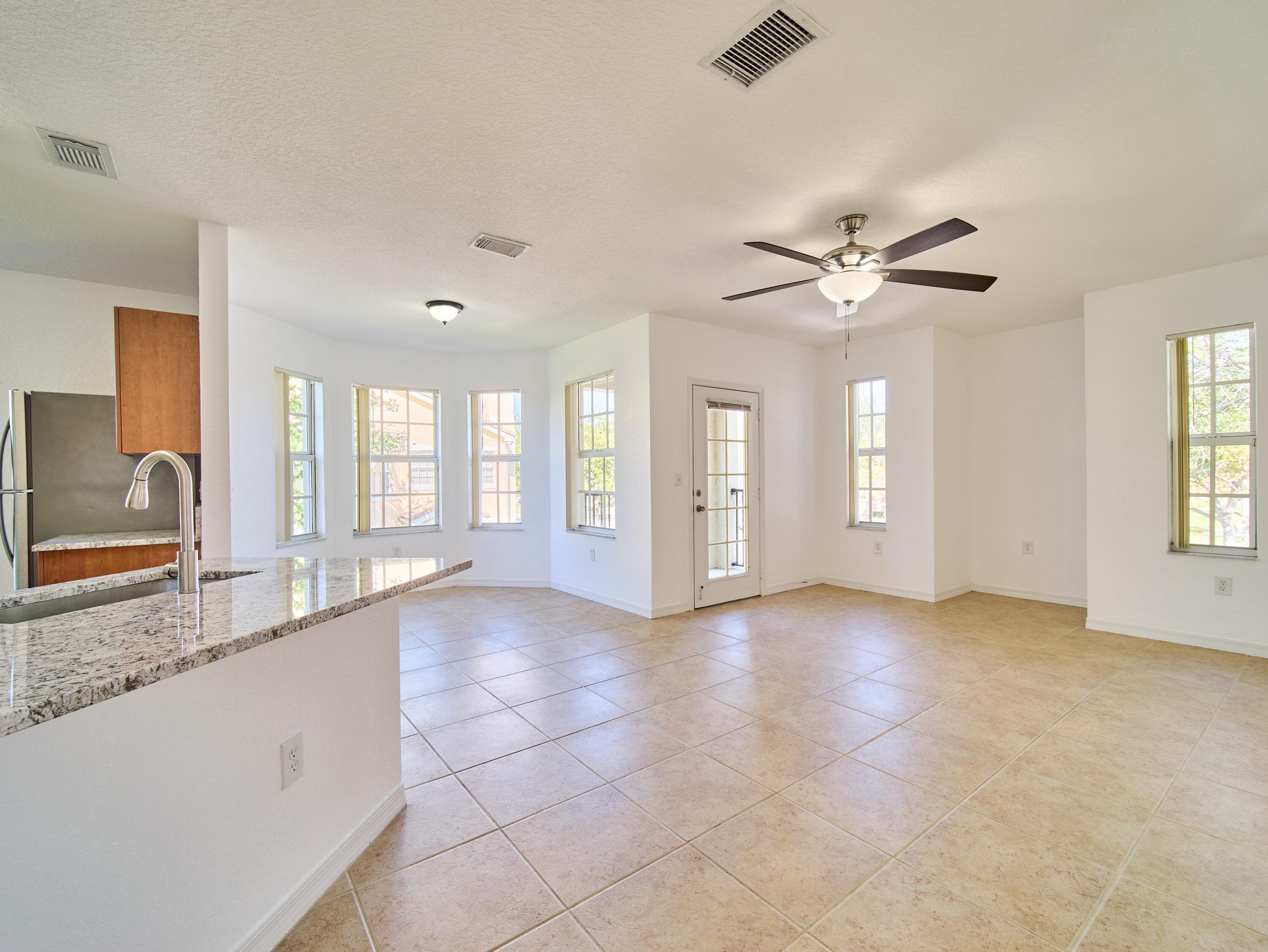 140 SW Peacock Boulevard 21-202, Port St. Lucie, FL 34986 — photo 6 of 31