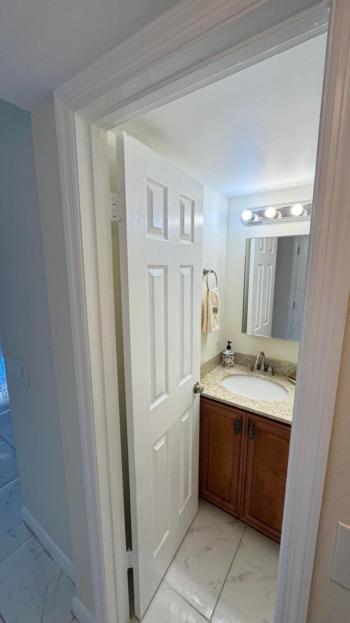 42 Sussex B, West Palm Beach, FL 33417 — photo 18 of 24