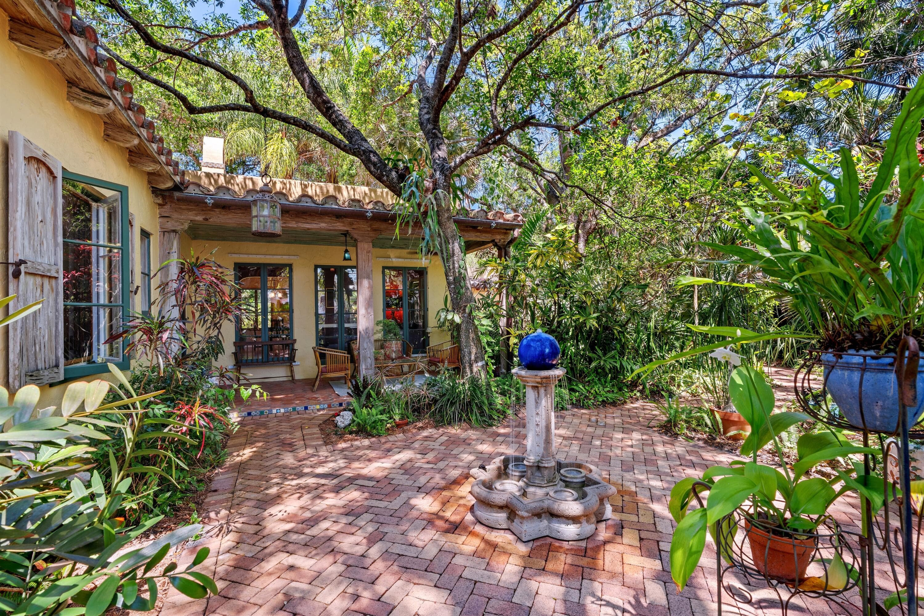 825 Alamanda Street, Boca Raton, FL 33486 — photo 1 of 42