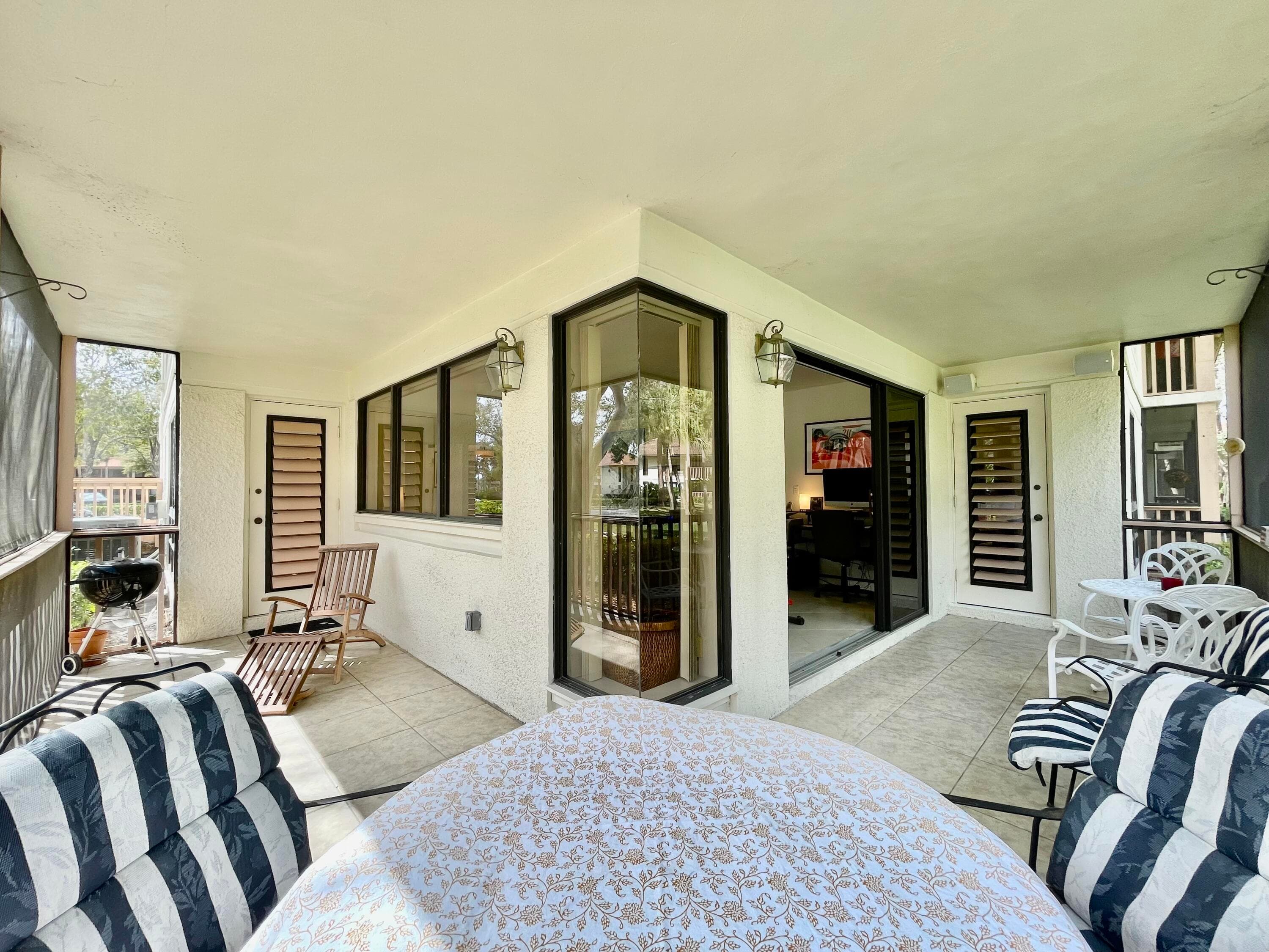 137 Brackenwood Road, Palm Beach Gardens, FL 33418 — photo 12 of 43