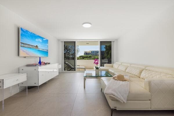 2773 S Ocean Boulevard 214, Palm Beach, FL 33480 — photo 3 of 35