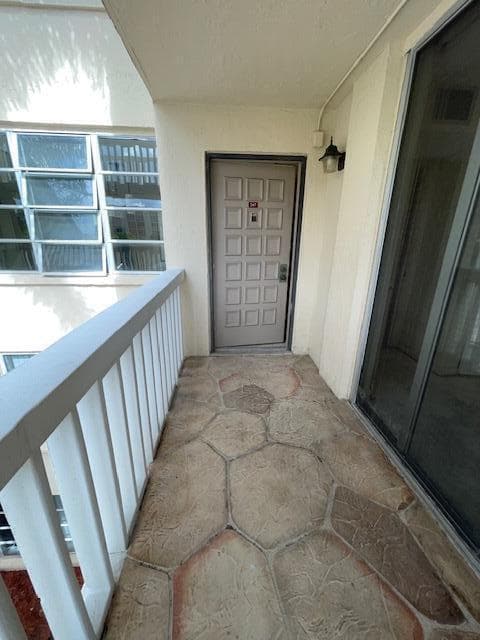 7091 Environ Boulevard 347, Lauderhill, FL 33319 — photo 4 of 35