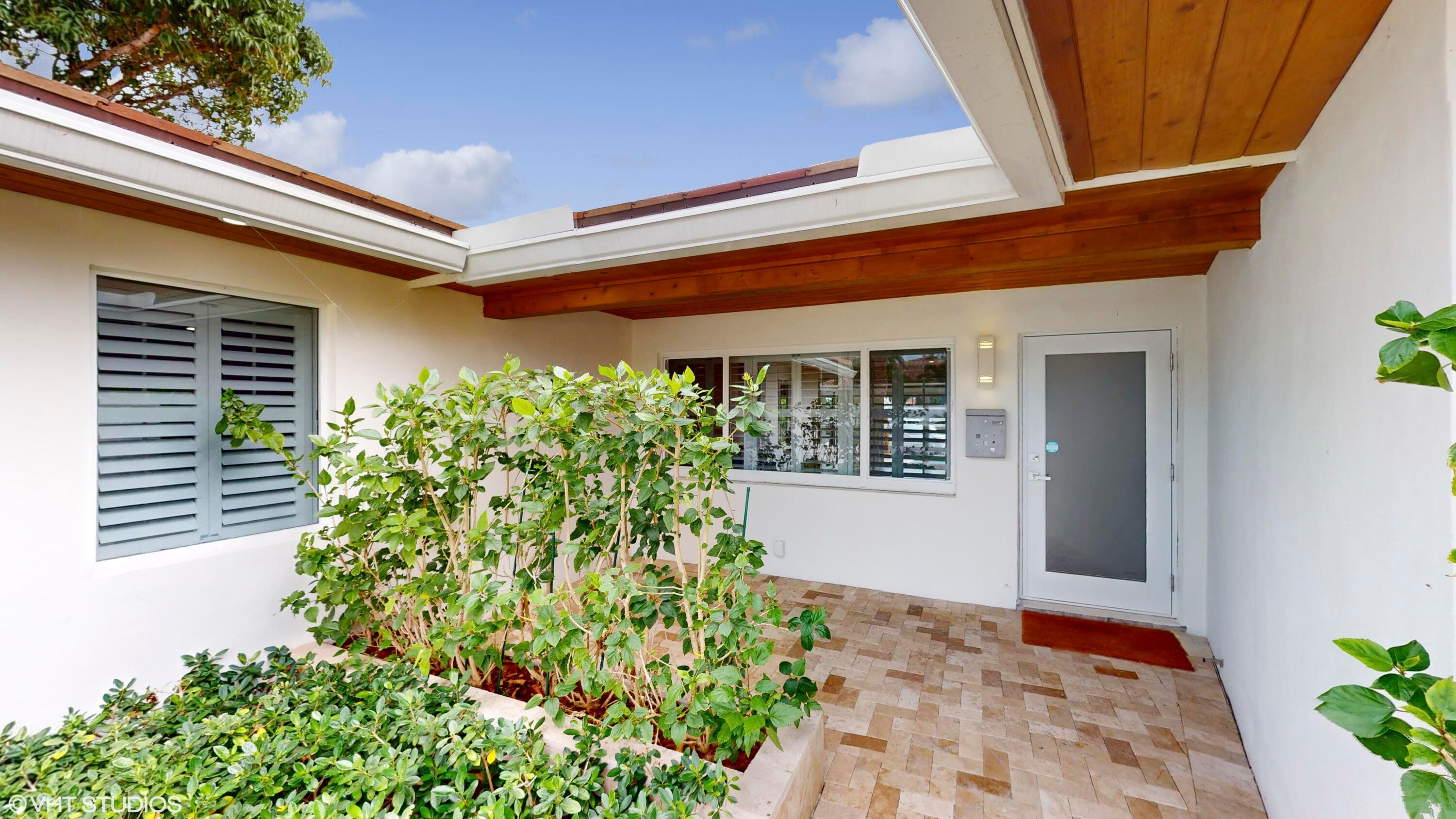 2164 NE 25th Street, Wilton Manors, FL 33305 — photo 5 of 33