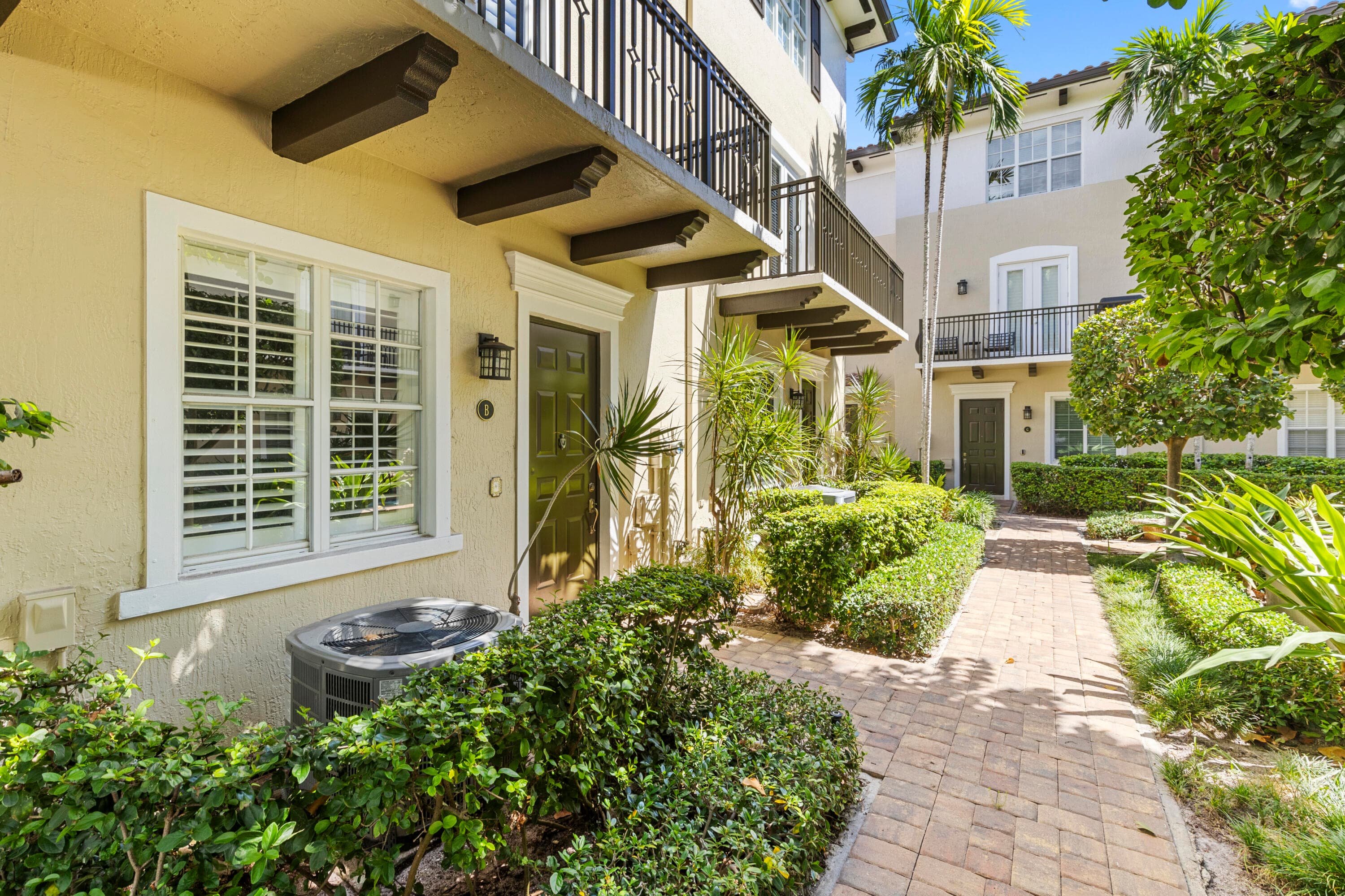 65 SE 5th Avenue, Delray Beach, FL 33483 — photo 5 of 47