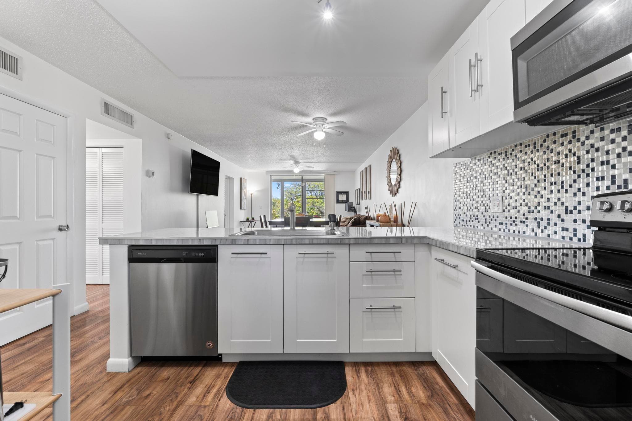 5275 NW 10th Court 305, Plantation, FL 33313 — photo 8 of 44