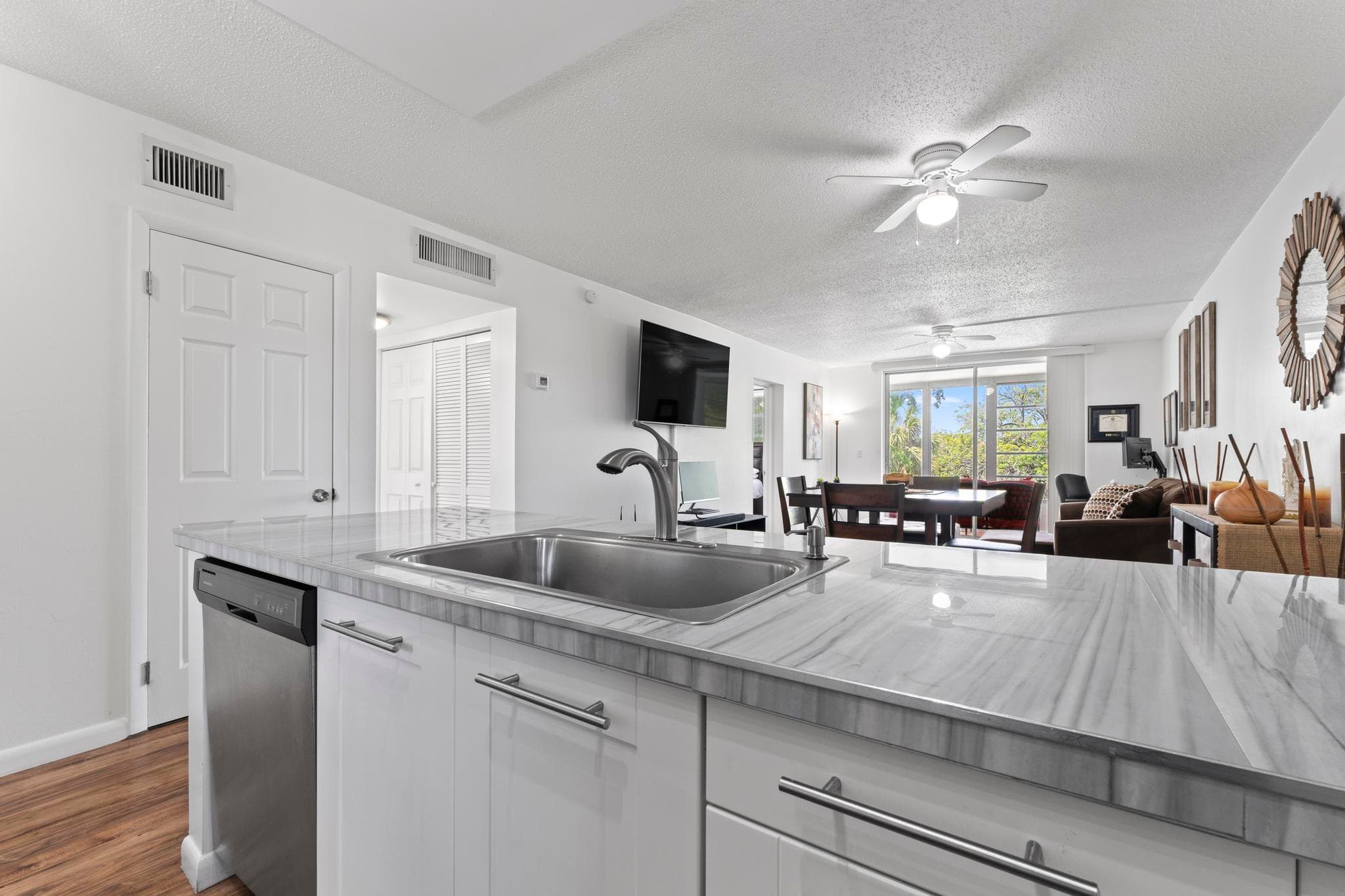 5275 NW 10th Court 305, Plantation, FL 33313 — photo 9 of 44