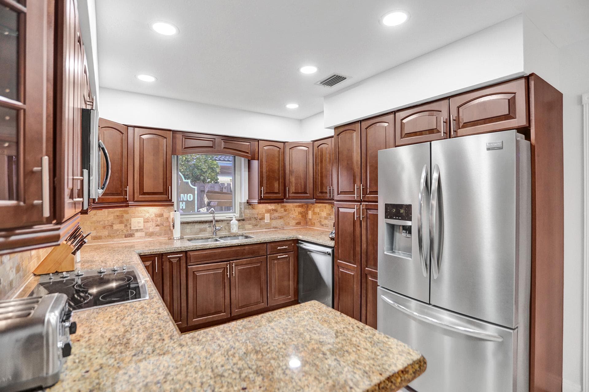 470 SE 4th Court, Pompano Beach, FL 33060 — photo 39 of 58