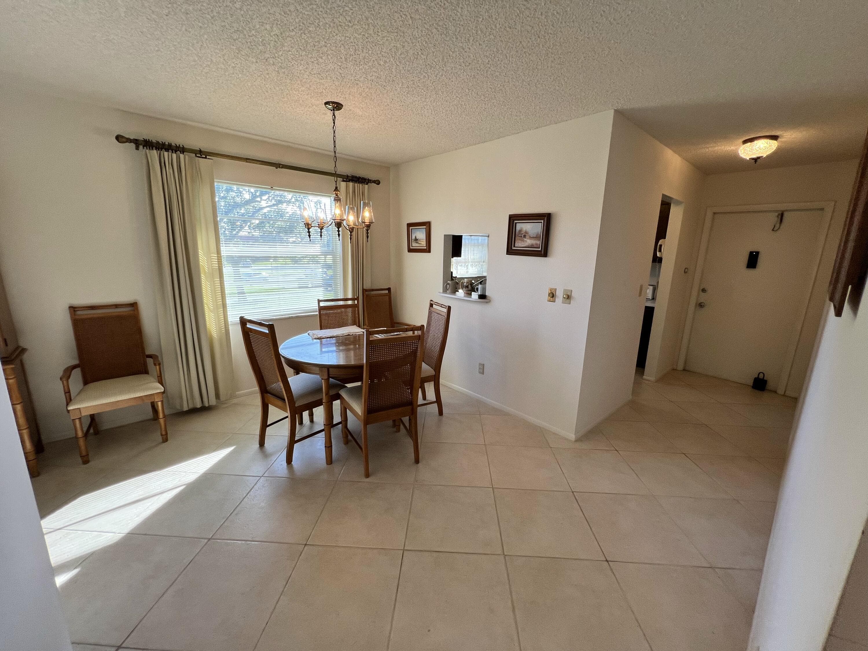 62 Woodland Drive 201, Vero Beach, FL 32962 — photo 1 of 17