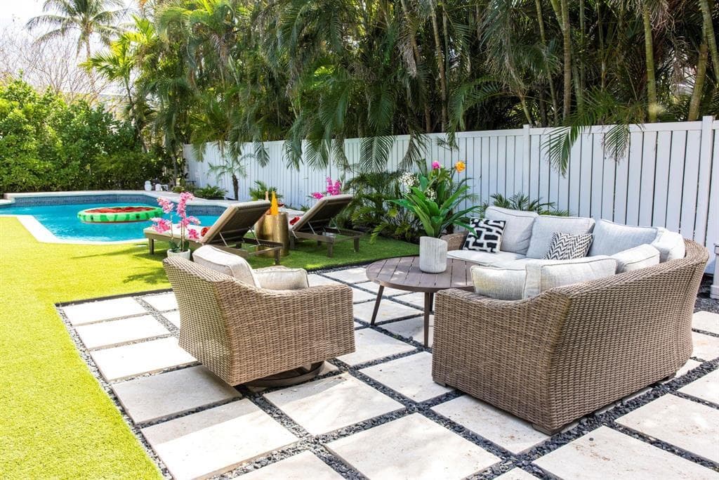 222 N Tradewinds Avenue, Lauderdale-By-The-Sea, FL 33308 — photo 5 of 35
