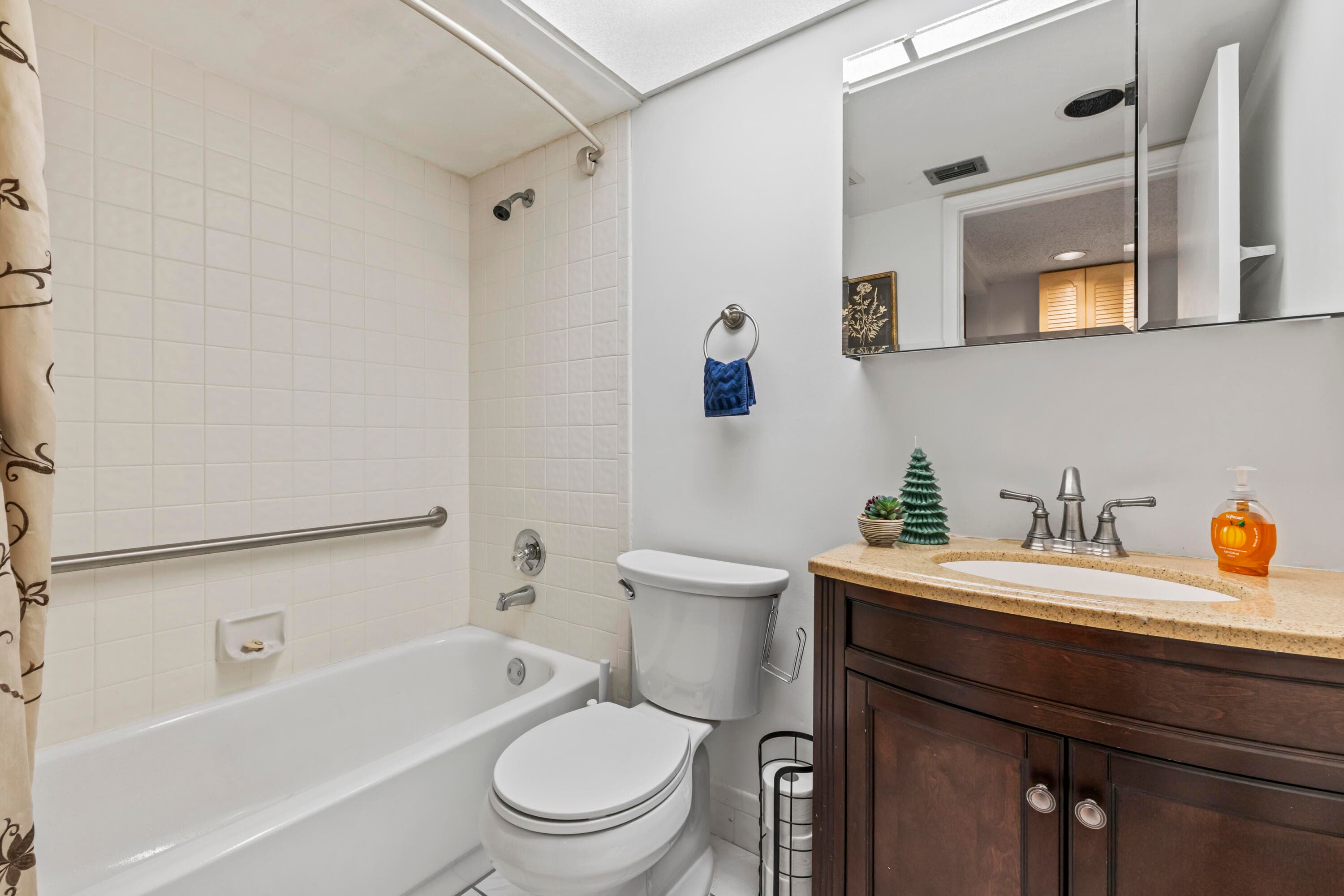1000 SW 125th Avenue 211, Pembroke Pines, FL 33027 — photo 21 of 45